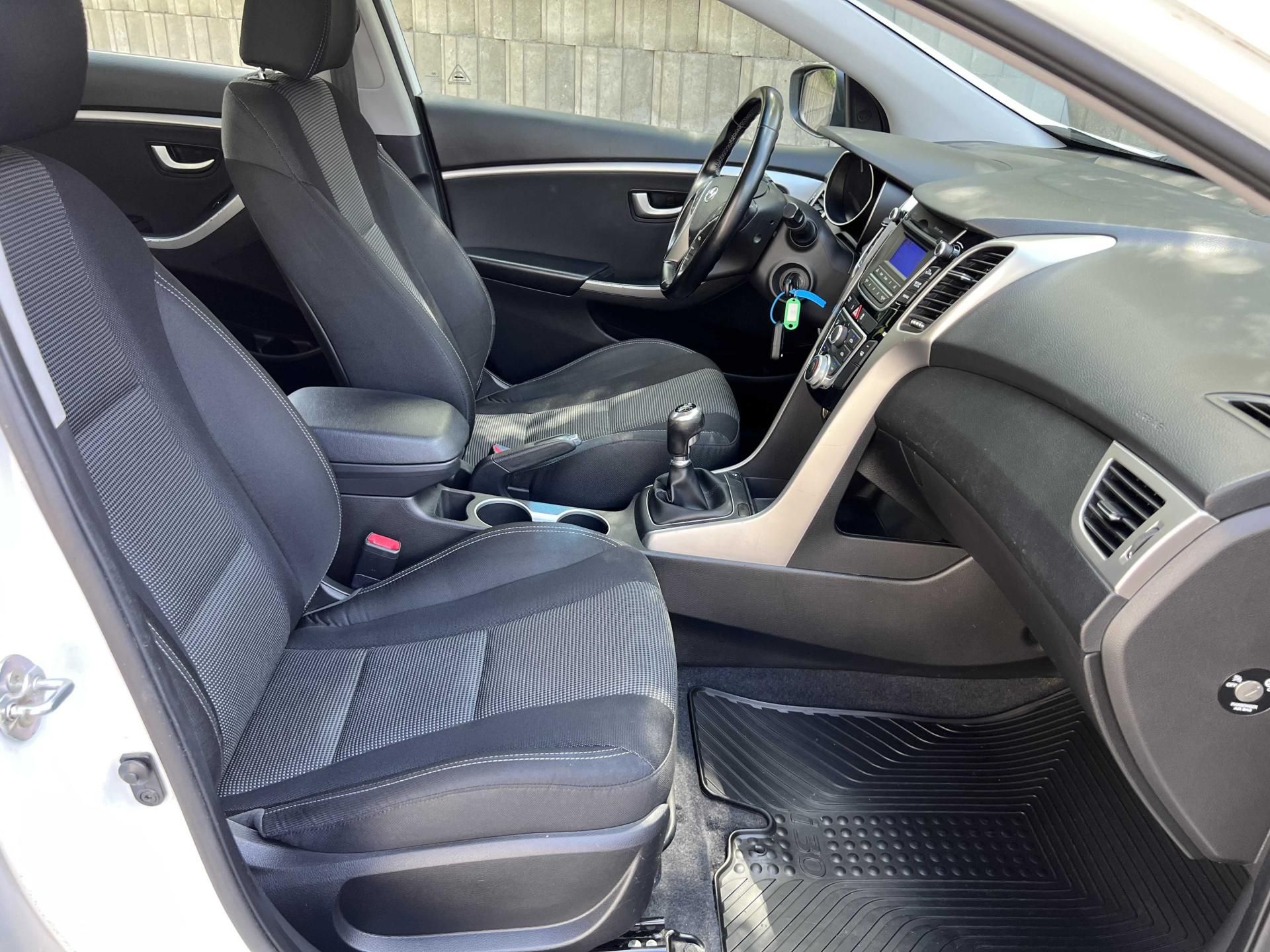 Hyundai i30, WG 1.6 CRDi 81 kW NOVÁ STK DPH - fotka 6