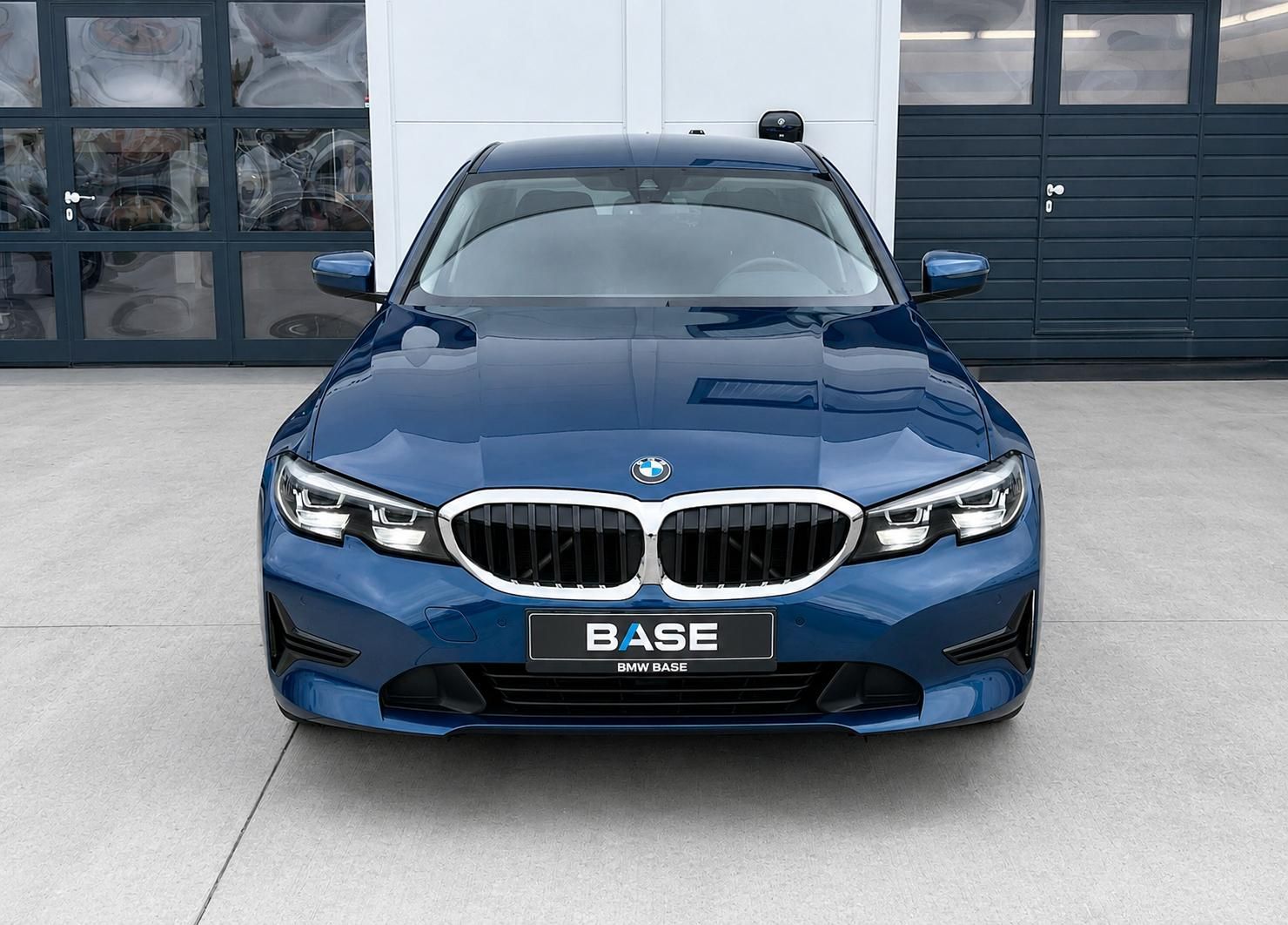 BMW Řada 3, 318i A/T Model Advantage - fotka 2