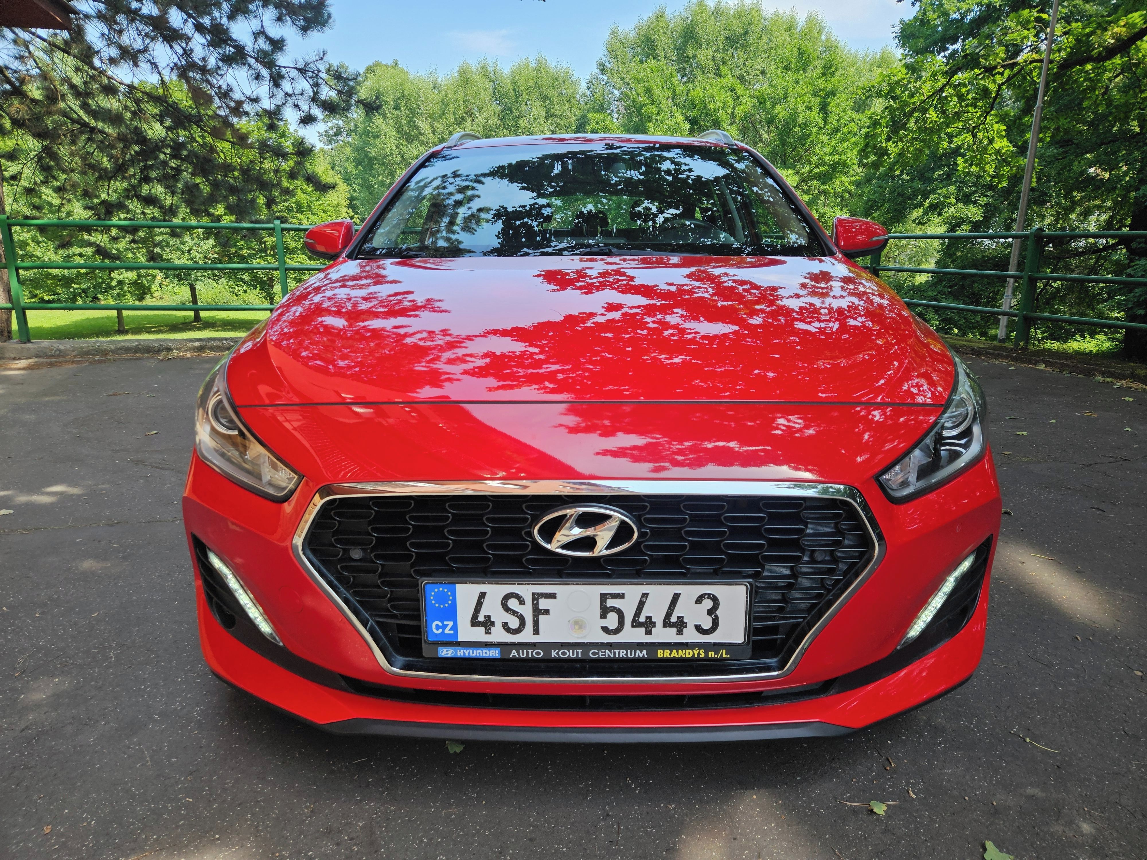 Hyundai i30, 1.4 T-GDI automat 1.maj, tažné - fotka 2