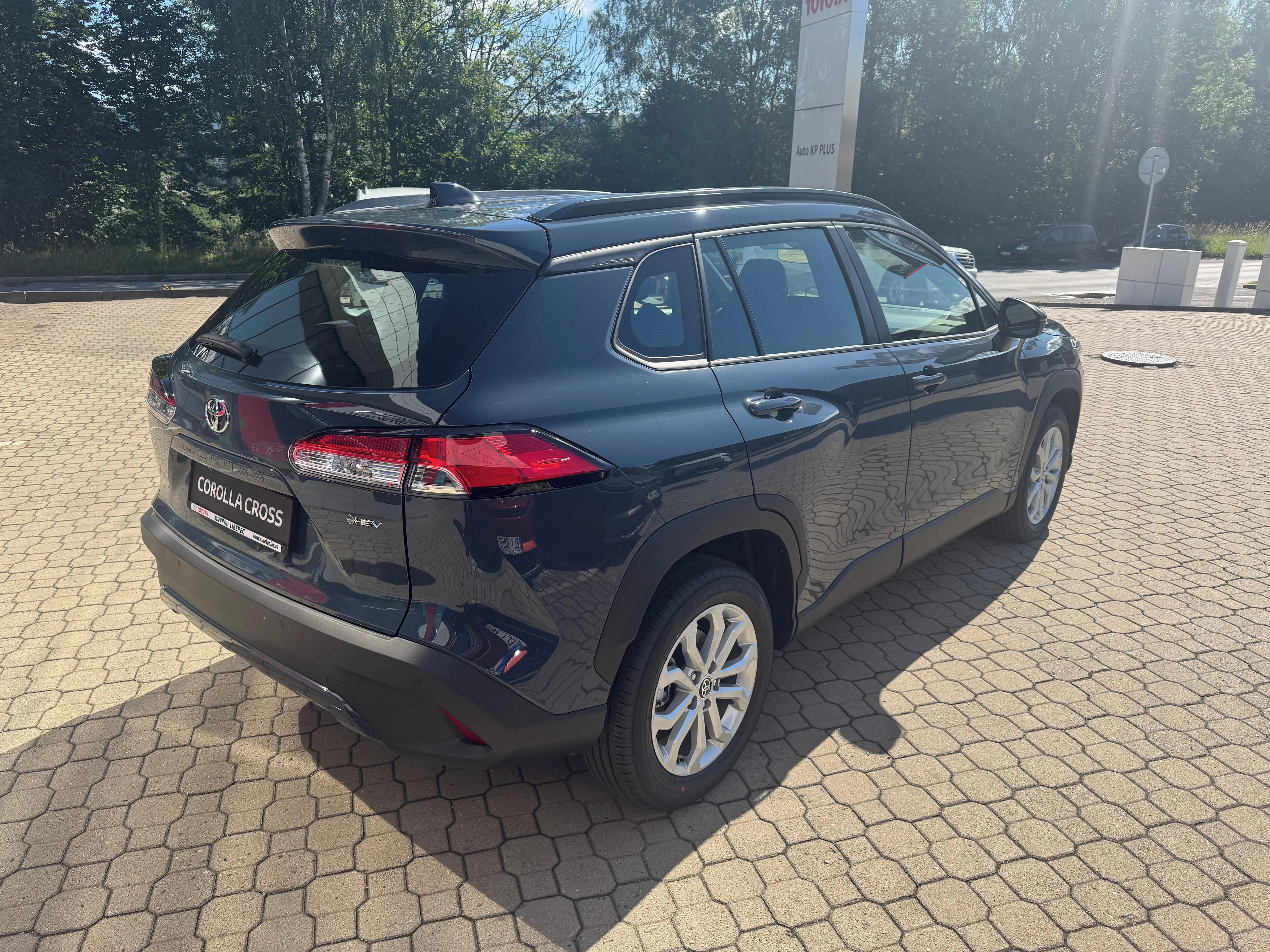 Toyota Corolla Cross, 1,8 HEV Comfort Business - fotka 5