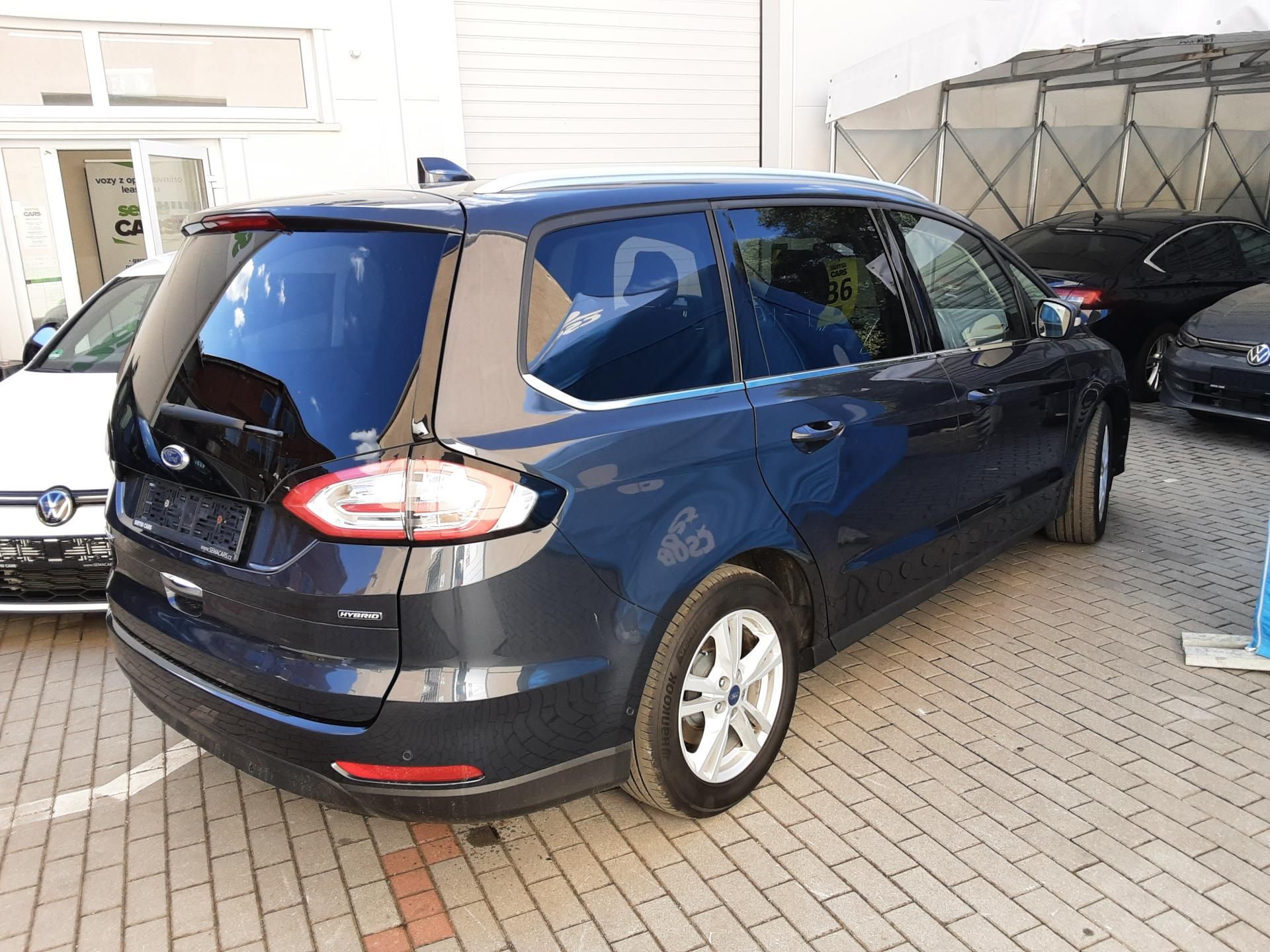 Ford Galaxy, 2.5i HEV Titanium 7 míst AT TZ - fotka 2