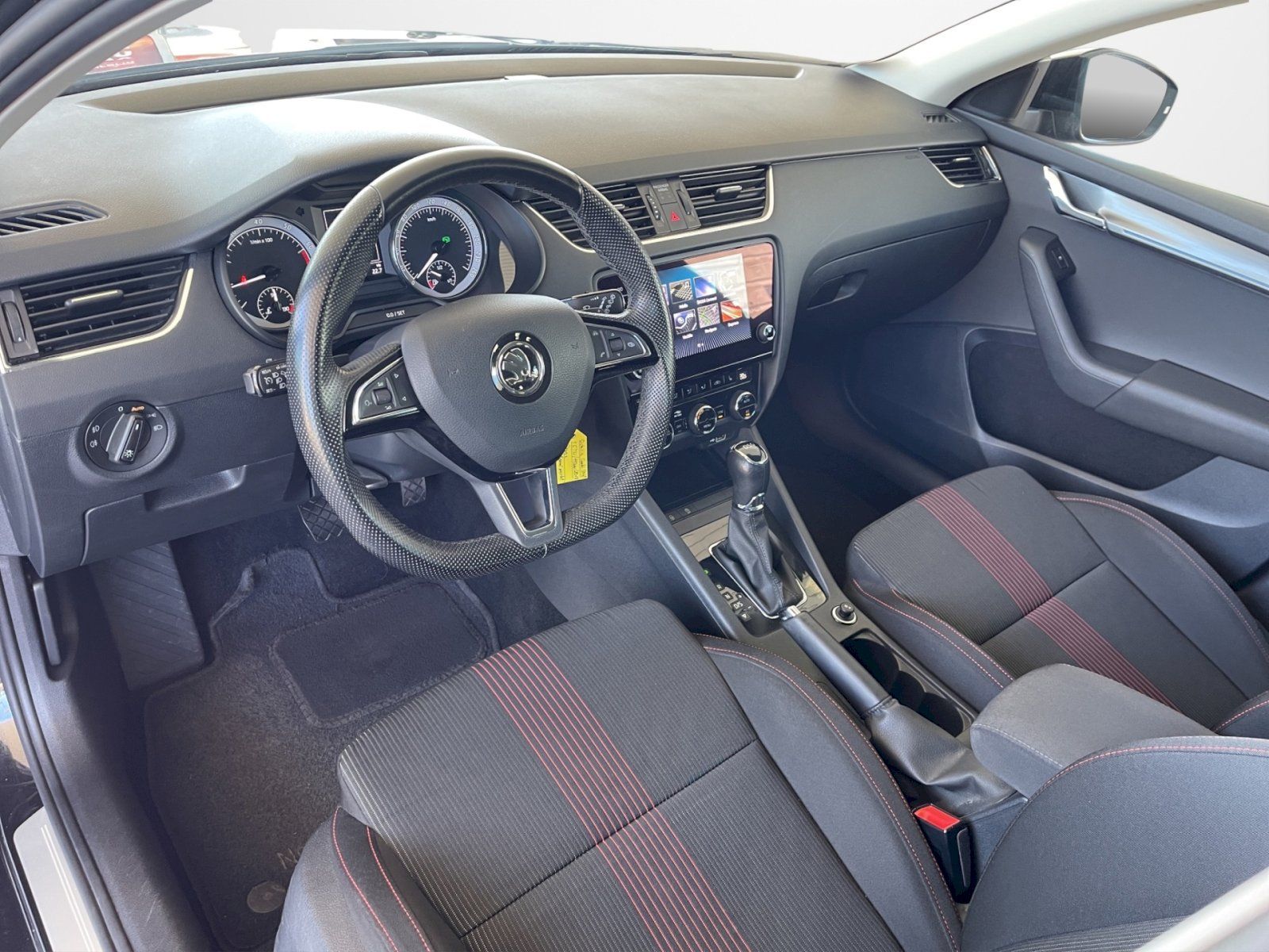 Škoda Octavia, 1.5 TSI 110kW DSG Style Plus c - fotka 5