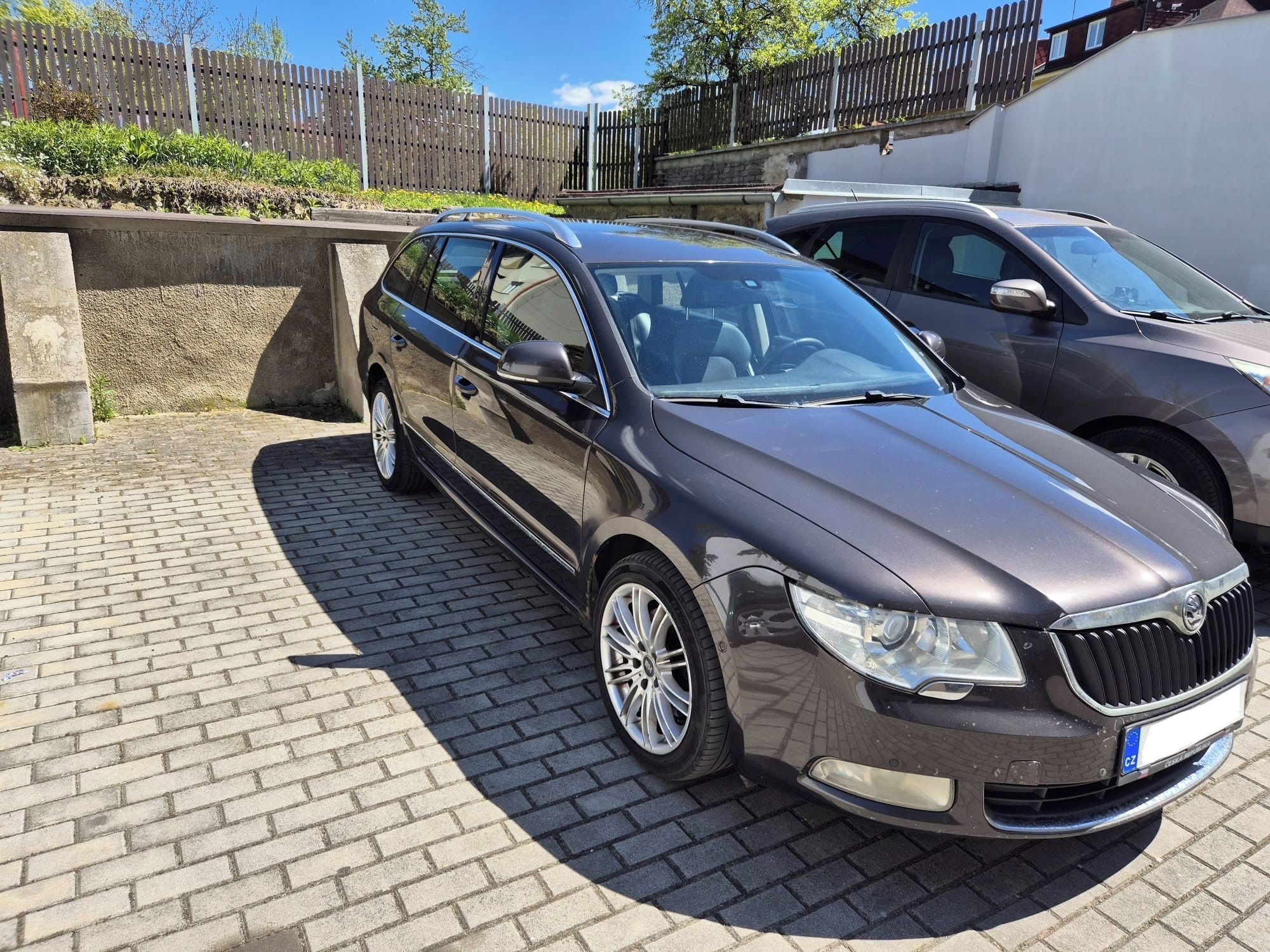Škoda Superb, 2.0 TDI DSG - fotka 2