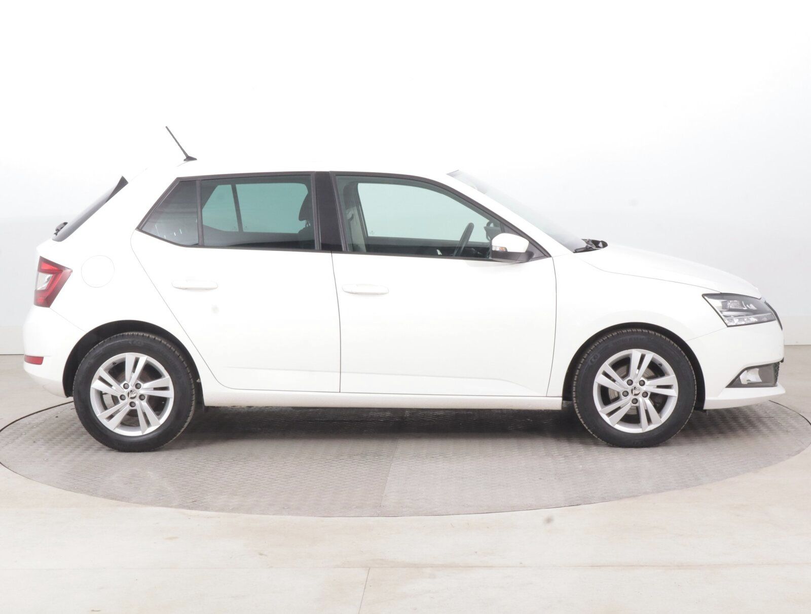 Škoda Fabia, 1.0 TSI, Style, ČR,1.maj - fotka 6