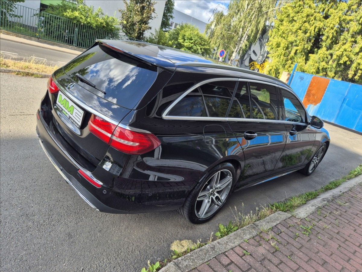 Mercedes-Benz Třídy E, 220d*4M*AMG*head-up*webast - fotka 4