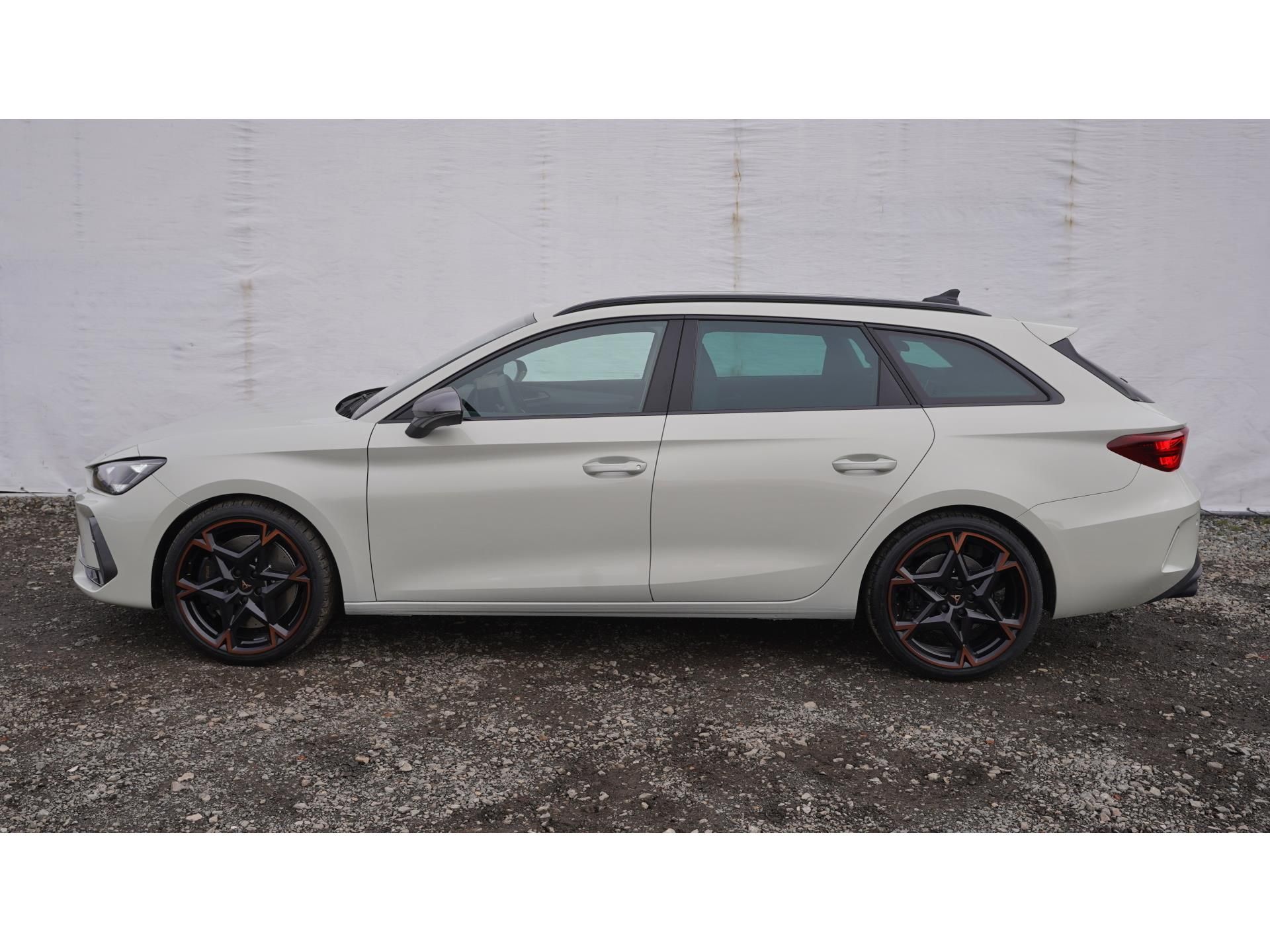 Cupra Leon, 2.0 TSI / 245 kW SP - fotka 3