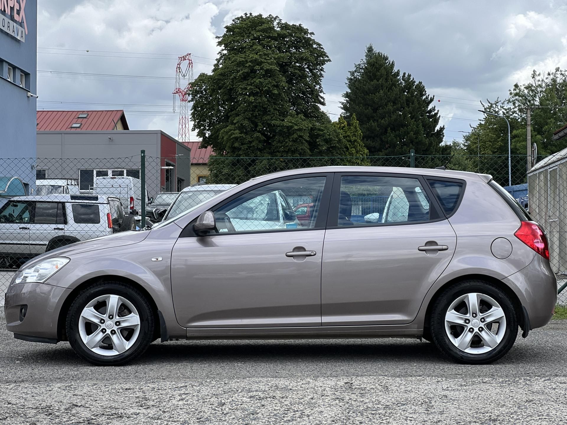 Kia Cee´d, 1.6i AUTOMAT KLIMA PŮVOD ČR - fotka 4
