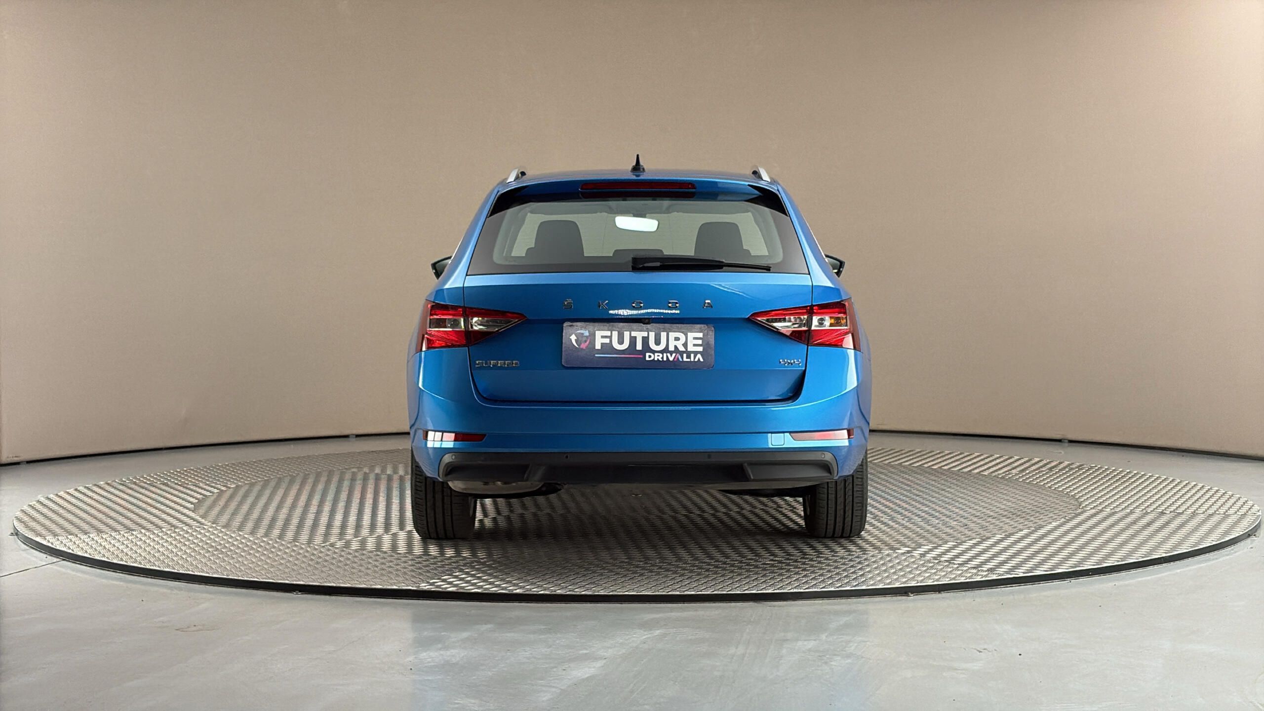 Škoda Superb, 2.0 TDI DSG 4x4 Style Combi - fotka 5