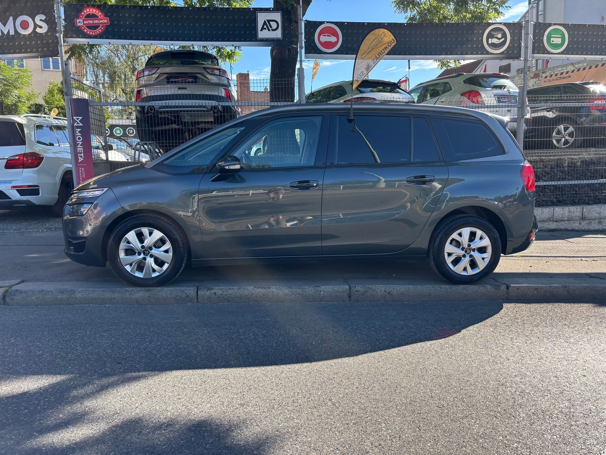 Citroën Grand C4 Picasso, 1.6HDi.7MÍST.DPH.ČR.1MAJ.DPH.Z - fotka 2