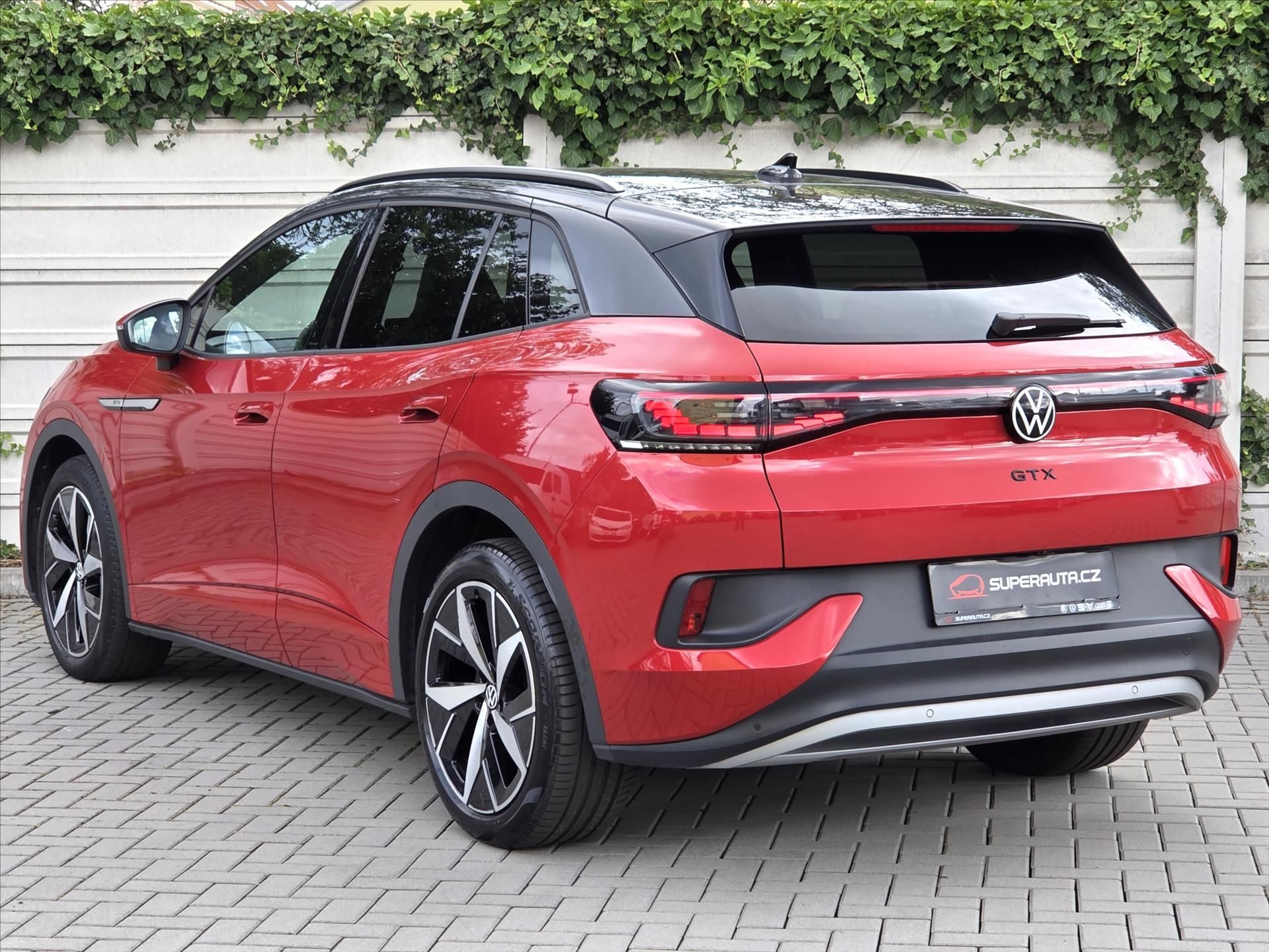 Volkswagen ID.4, GTX 4x4 Tažné z. SoH 93% 1.maj - fotka 5