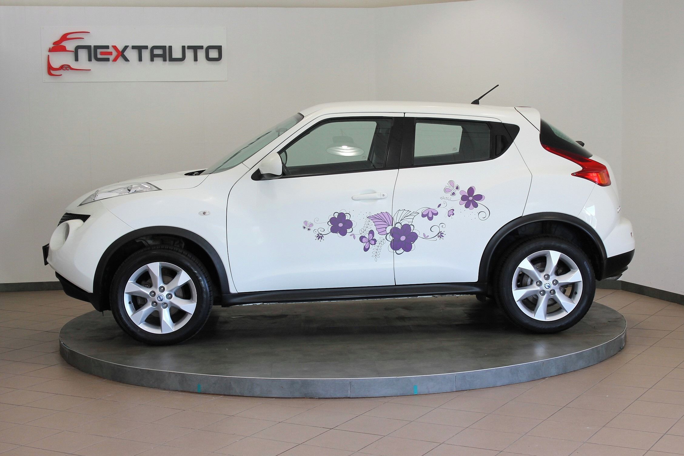Nissan Juke, 1.6i 84kW - fotka 2