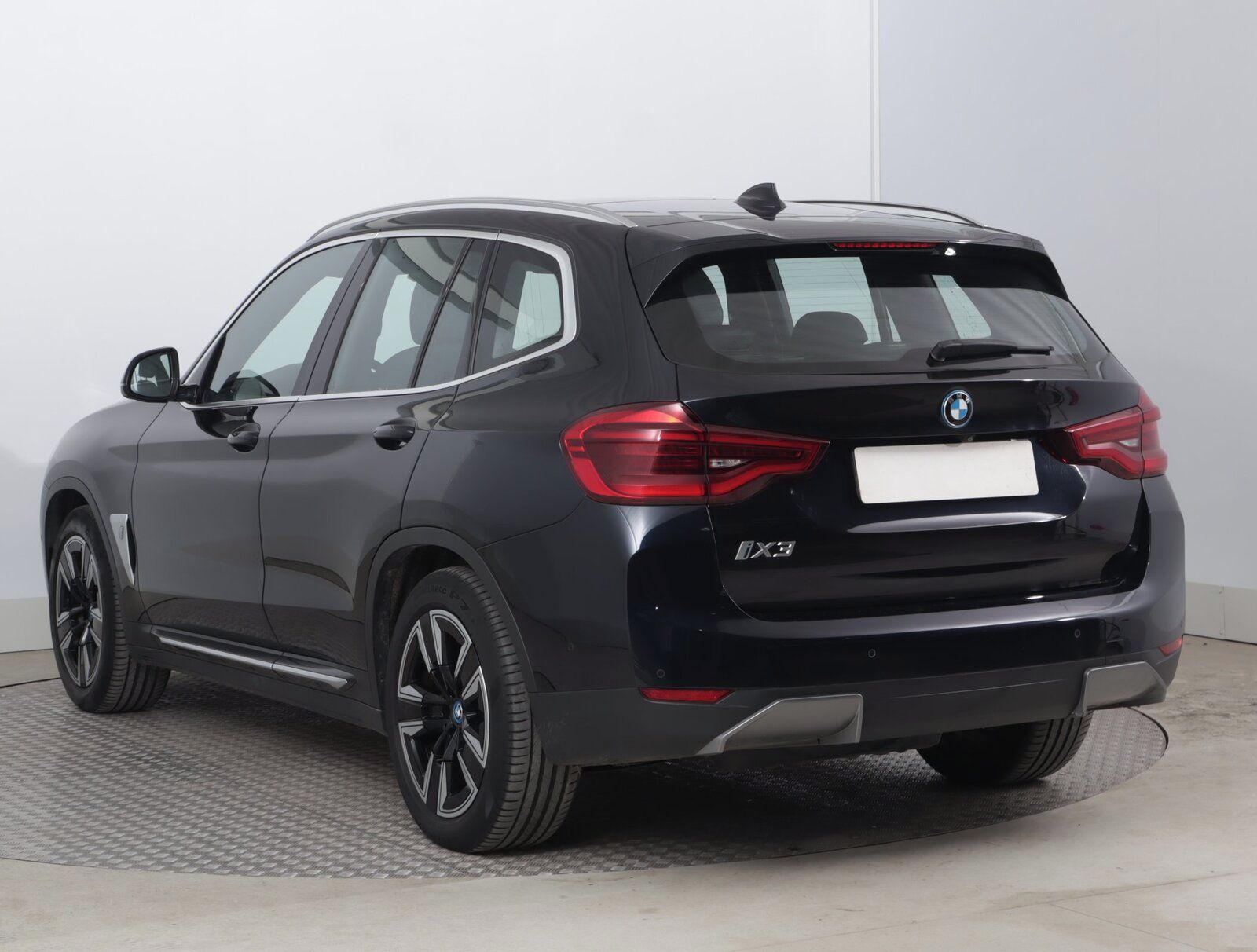 BMW iX3, 80 kWh, SoH 98%, Automat - fotka 4