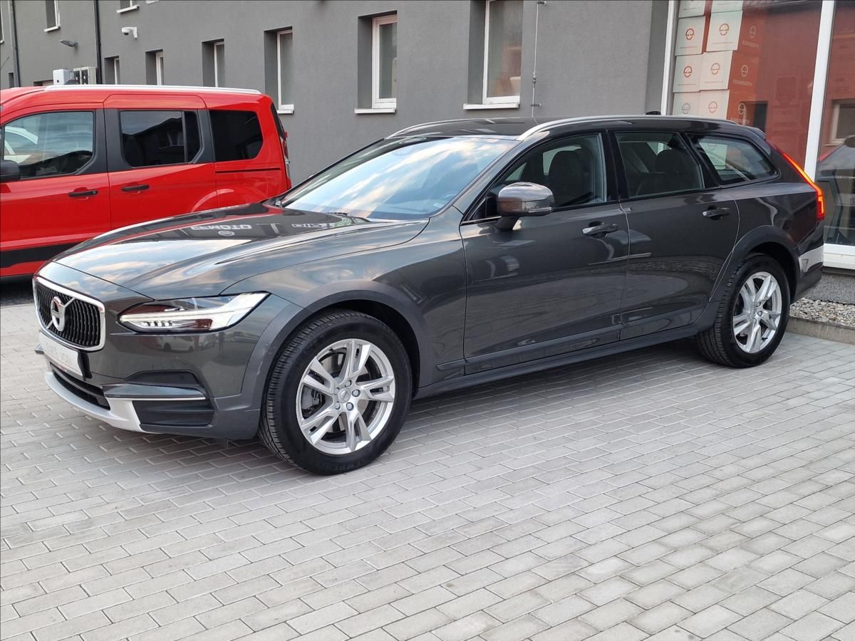 Volvo V90, D4 AWD Cross Country,ČR,1.Maj - fotka 6
