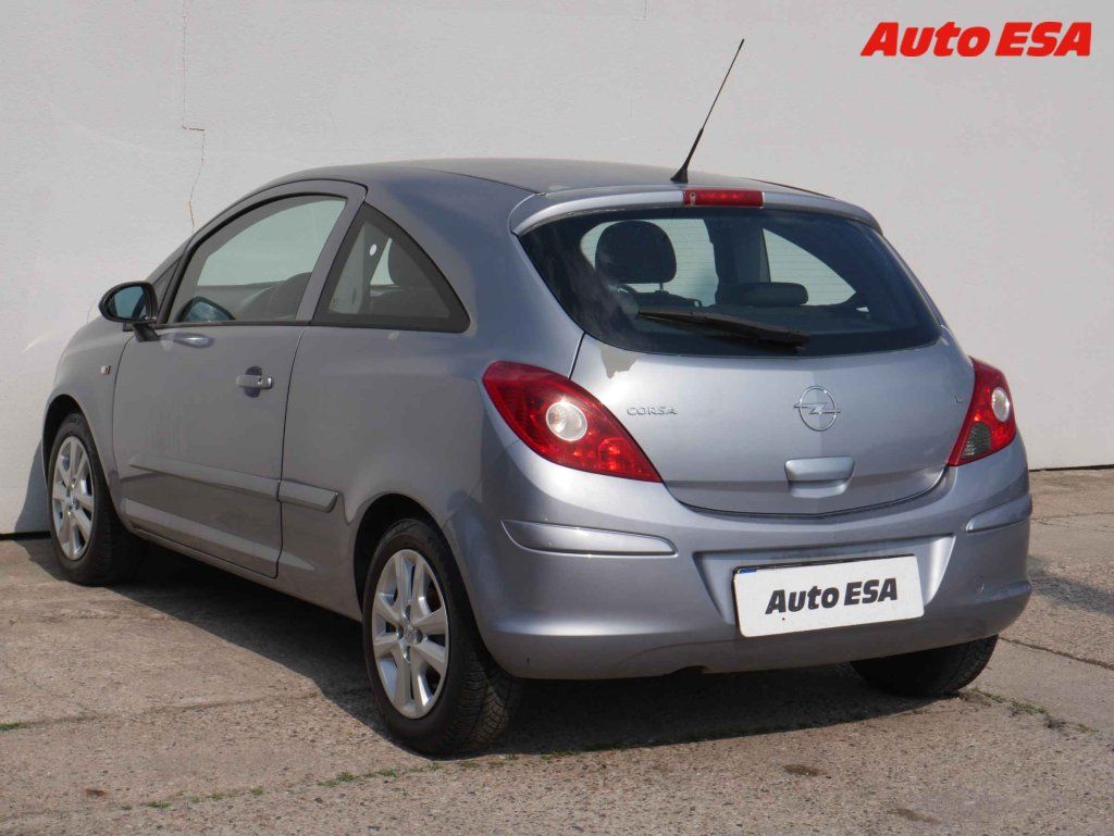 Opel Corsa, 1.2 i,AC - fotka 4