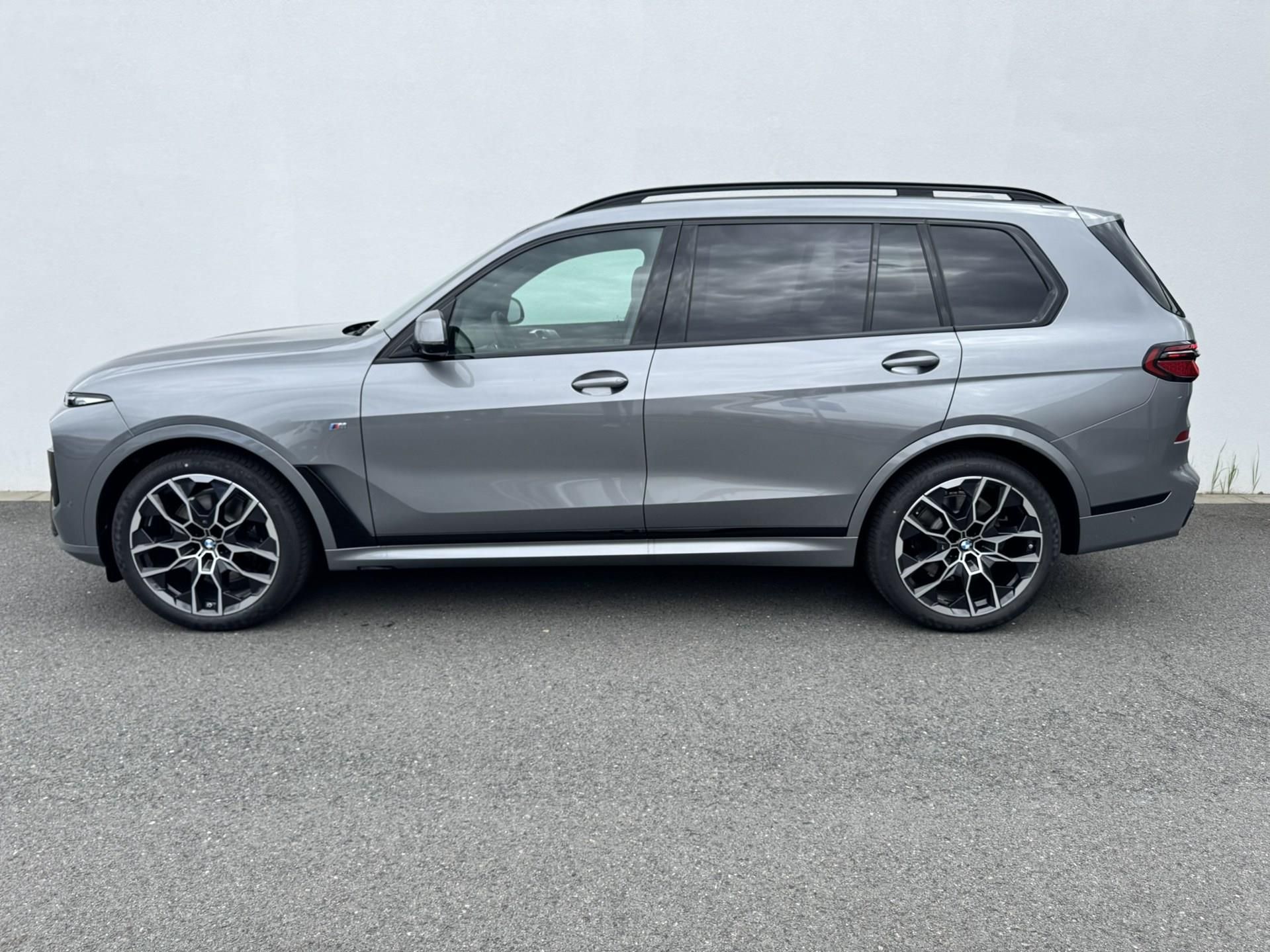 BMW X7, X7 xDrive40d - fotka 3