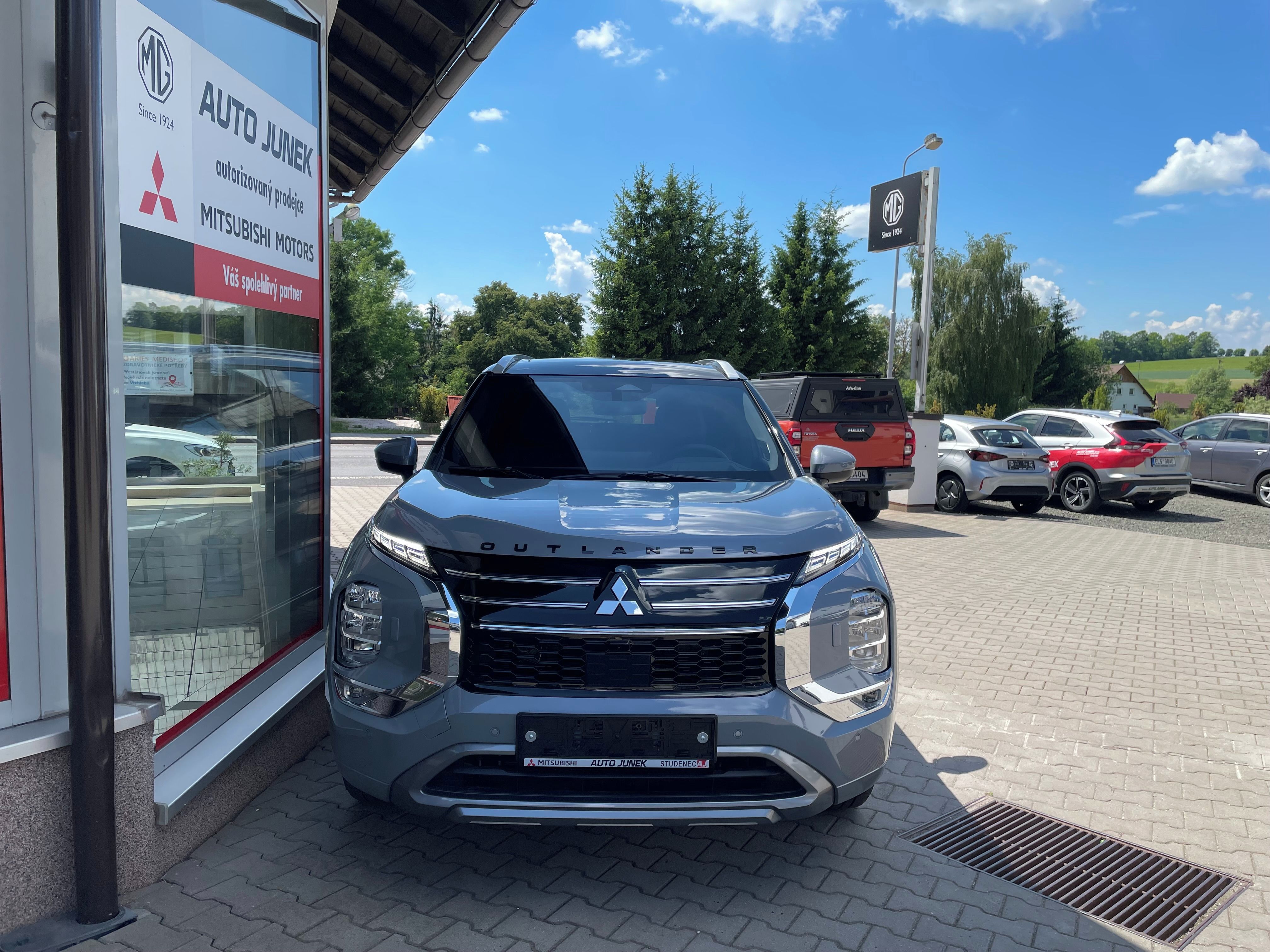 Mitsubishi Outlander, 2.4 PHEV DIAMOND TOP - fotka 5