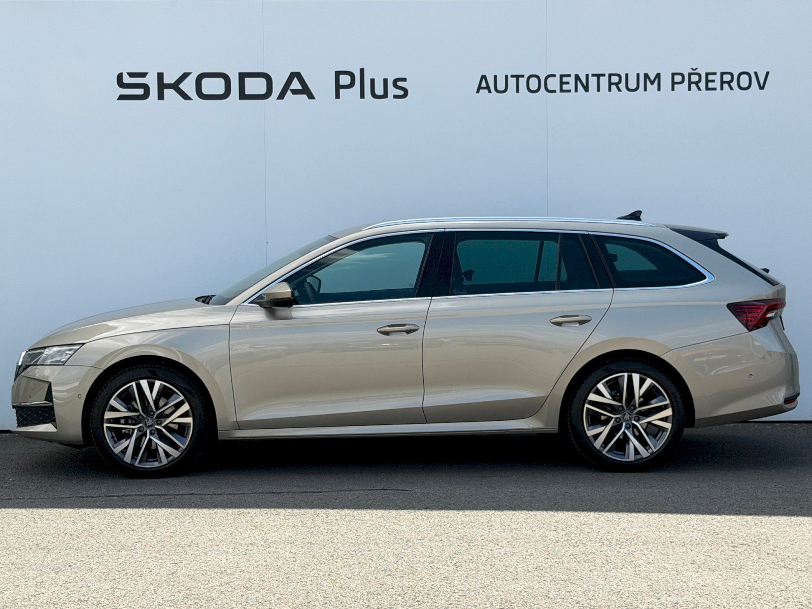 Škoda Octavia, 1.5 TSI 110kW DSG Top Selectio - fotka 3