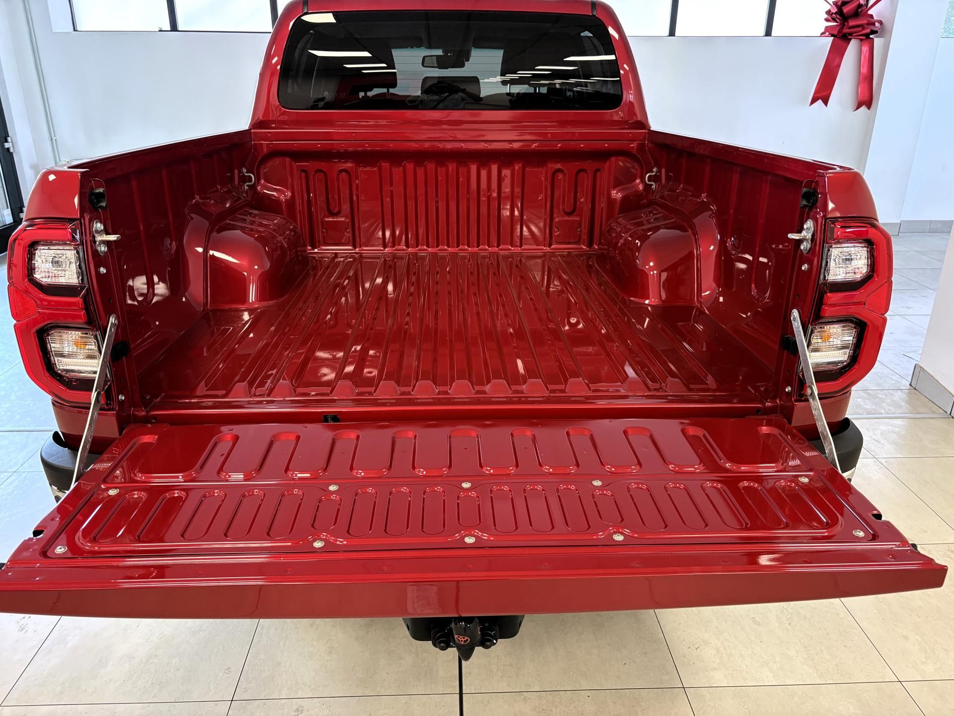 Toyota Hilux, 2,8 Diesel, 6st (4x4), Executi - fotka 6
