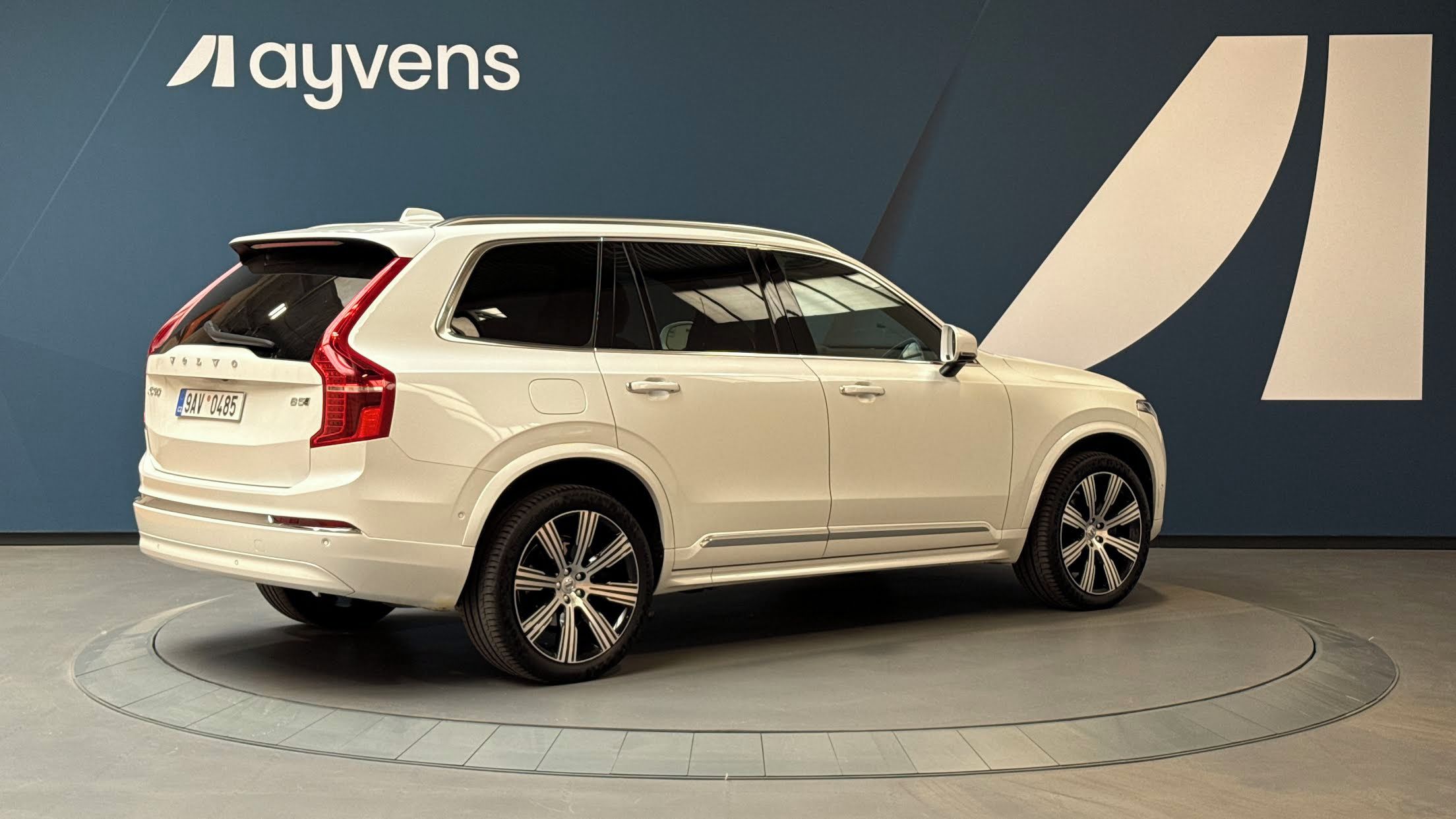 Volvo XC90, B5 AWD diesel Plus Bright Auto - fotka 2