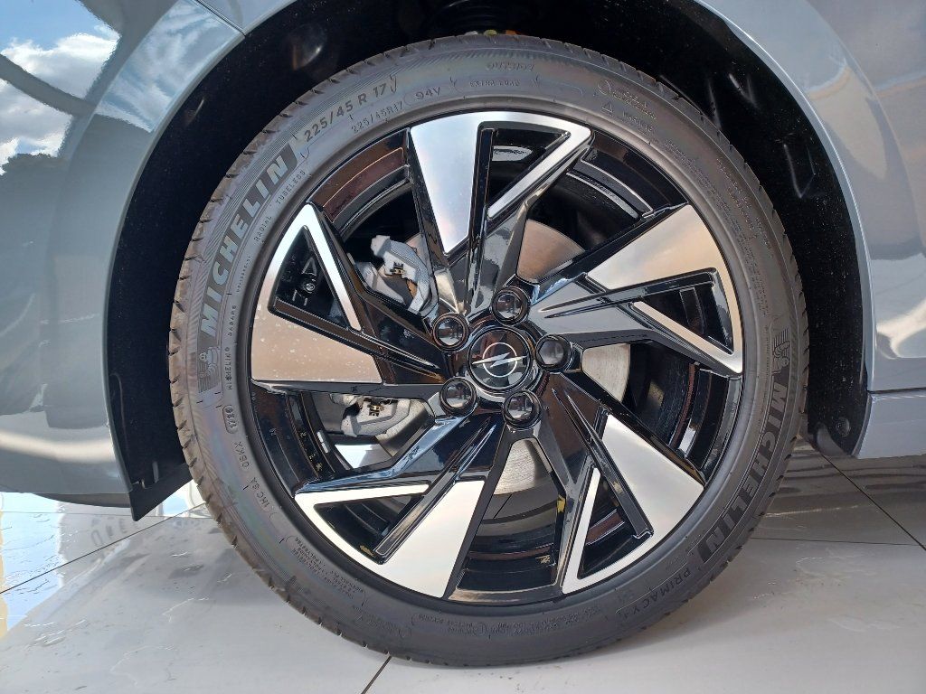 Opel Astra, ST GS Hybrid 1,2T 145k Automat - fotka 5