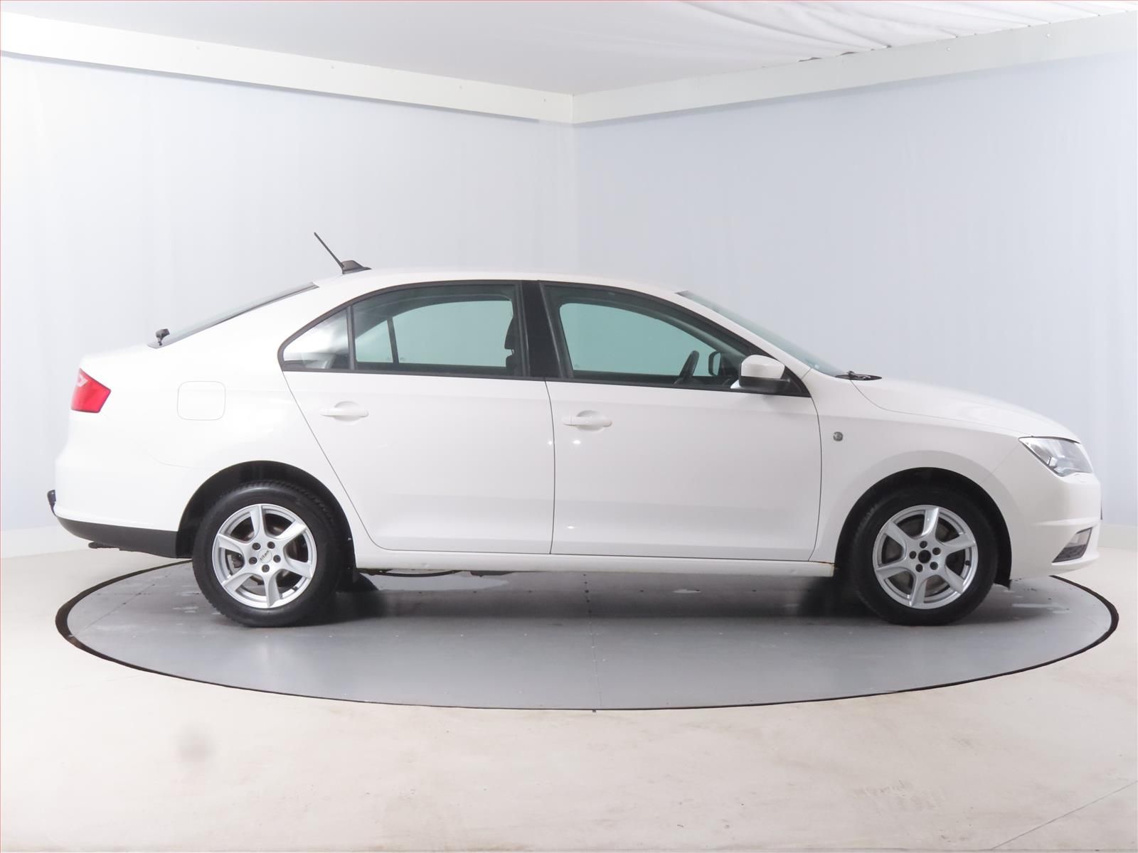 Seat Toledo, 1.4 TSI, Automat, Klima - fotka 6