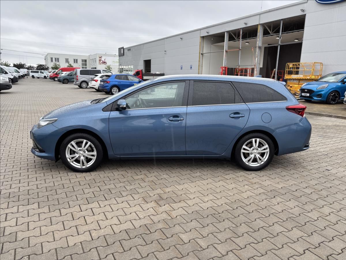 Toyota Auris, 1,6 Active Trend 97kW - fotka 2