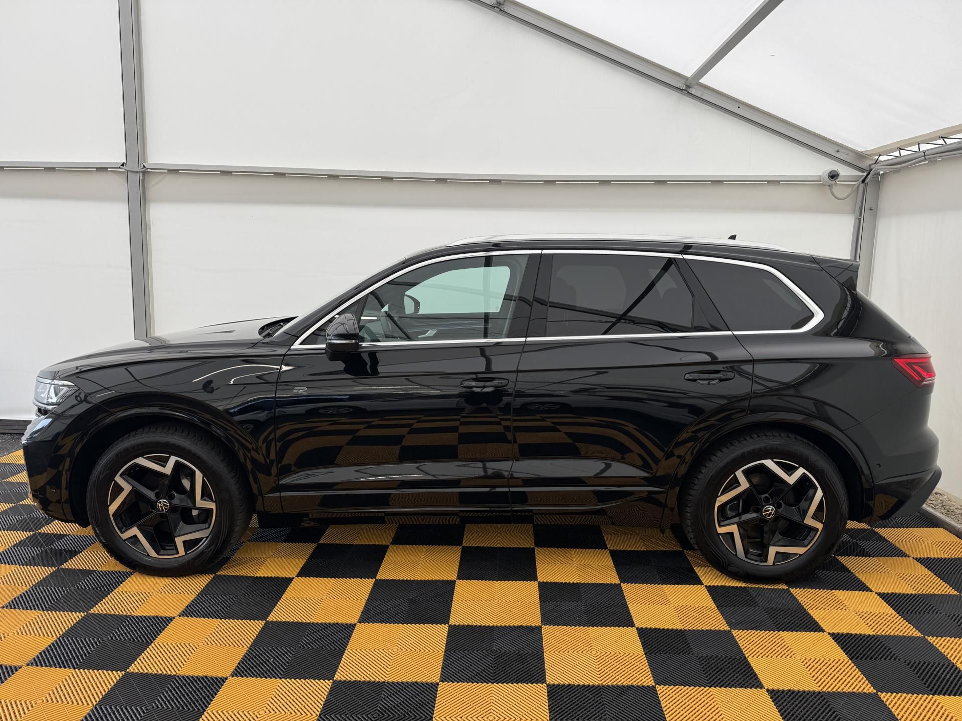 Volkswagen Touareg, 3.0Tdi*1-MAJ*DPH*HUD*R-LINE* - fotka 4