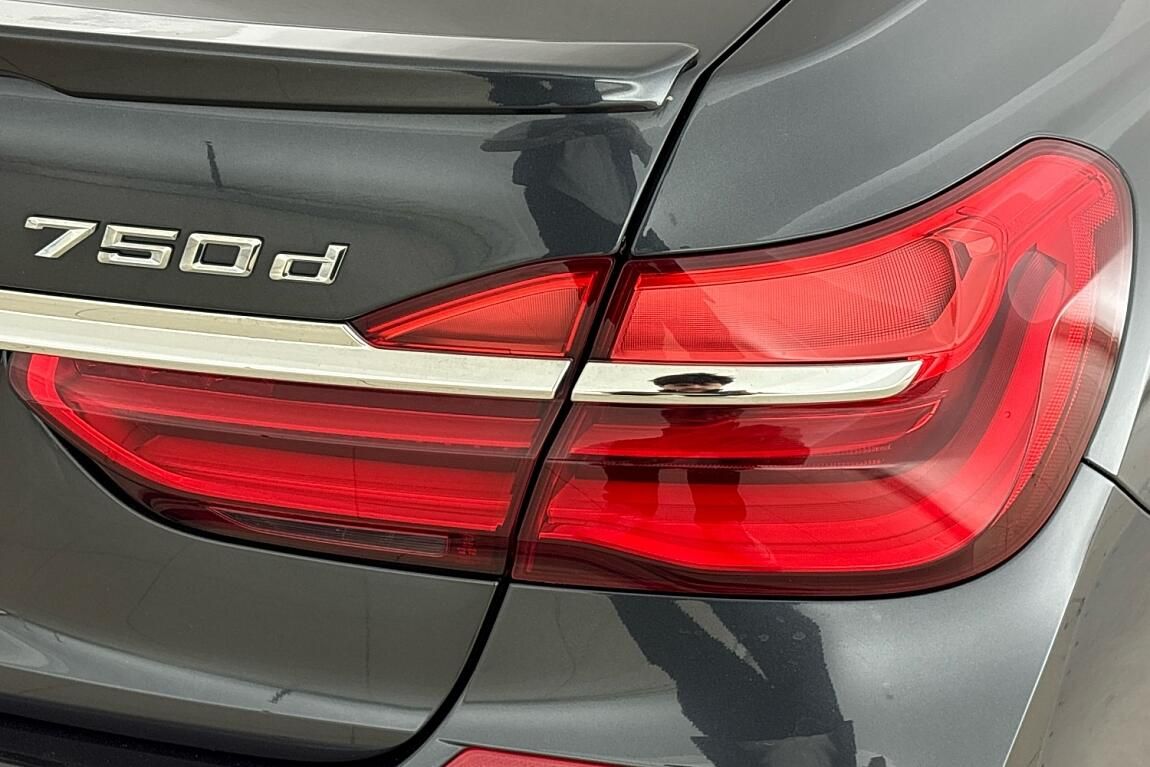 BMW Řada 7, 750d xDrive - fotka 5