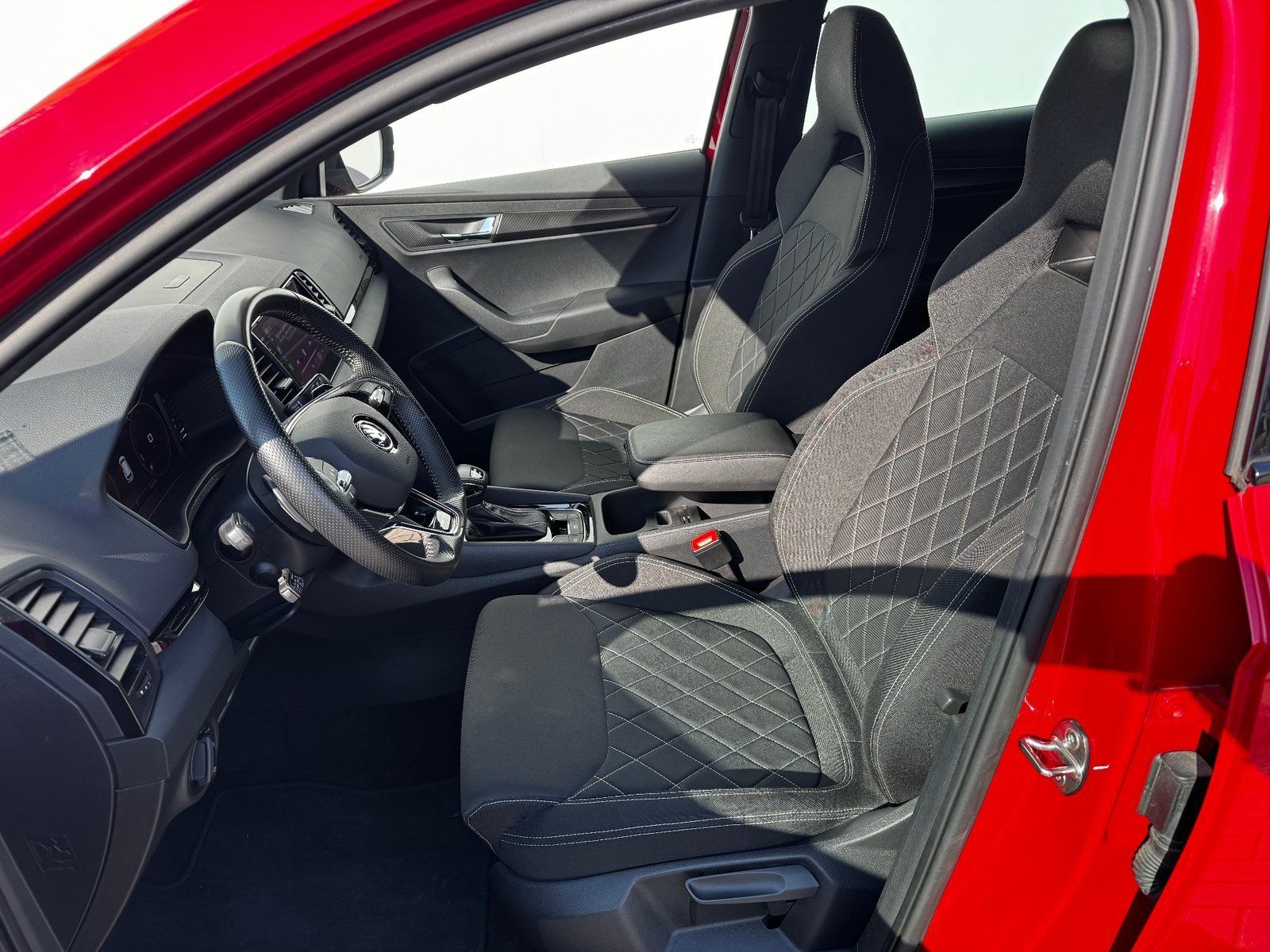 Škoda Karoq, Karoq 2.0TSI 140kW Sportline - fotka 5