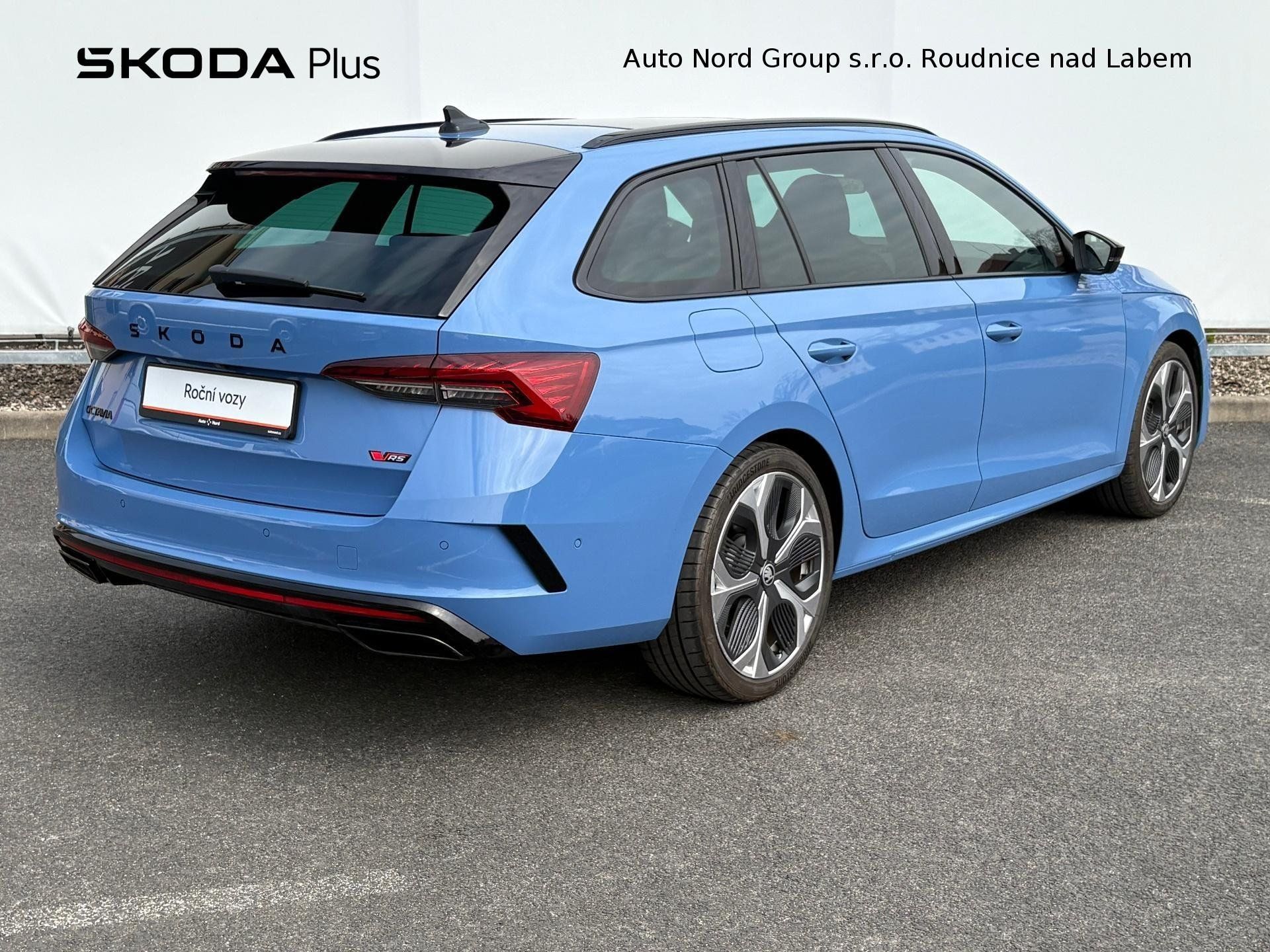 Škoda Octavia, Octavia OCT.COMBI RS 2,0 TSI - fotka 2