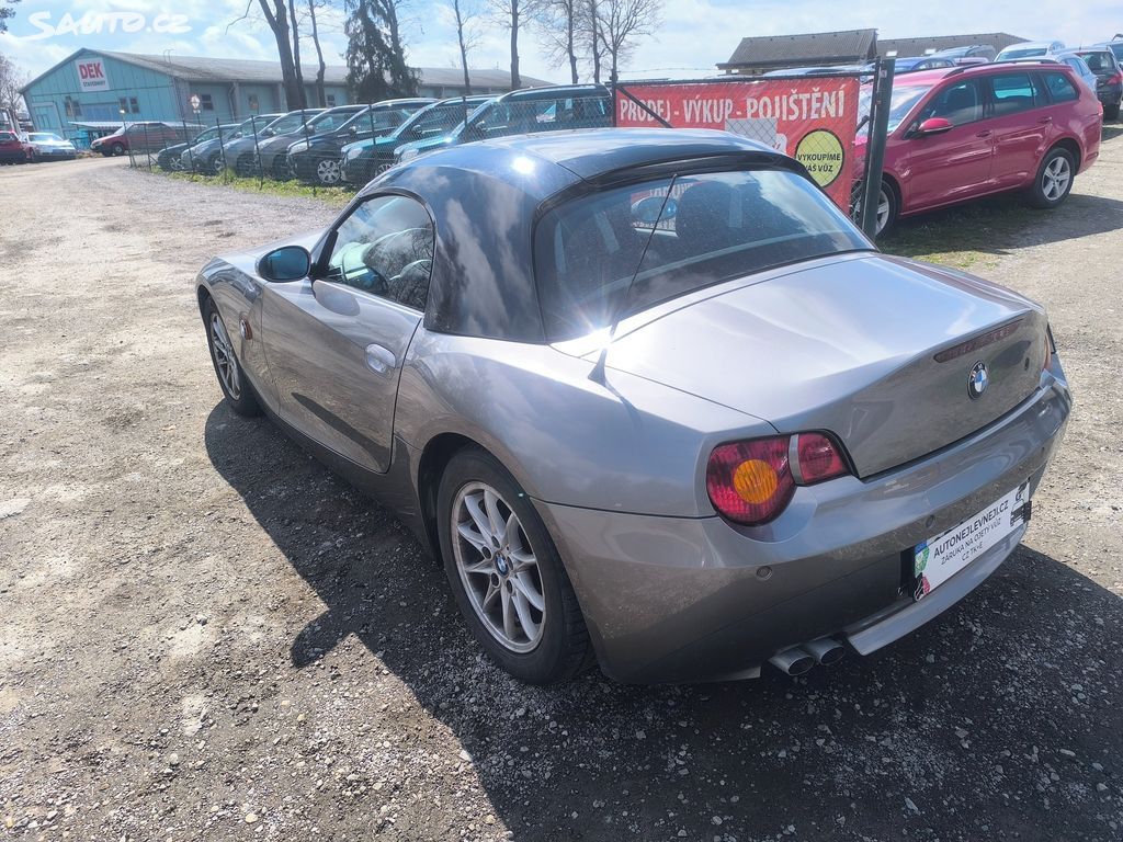 BMW Z4, 6V,KRÁSNÁ,VÝBAVA,ALU,+HARDTOP - fotka 5