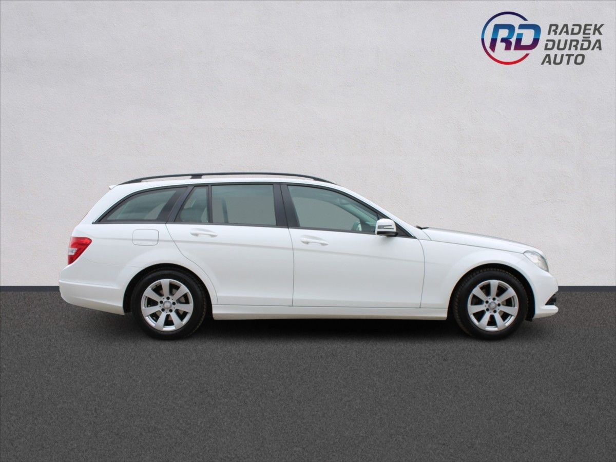 Mercedes-Benz Třídy C, 2,1 200d  NOVÉ V ČR,VÝHŘEVY - fotka 4