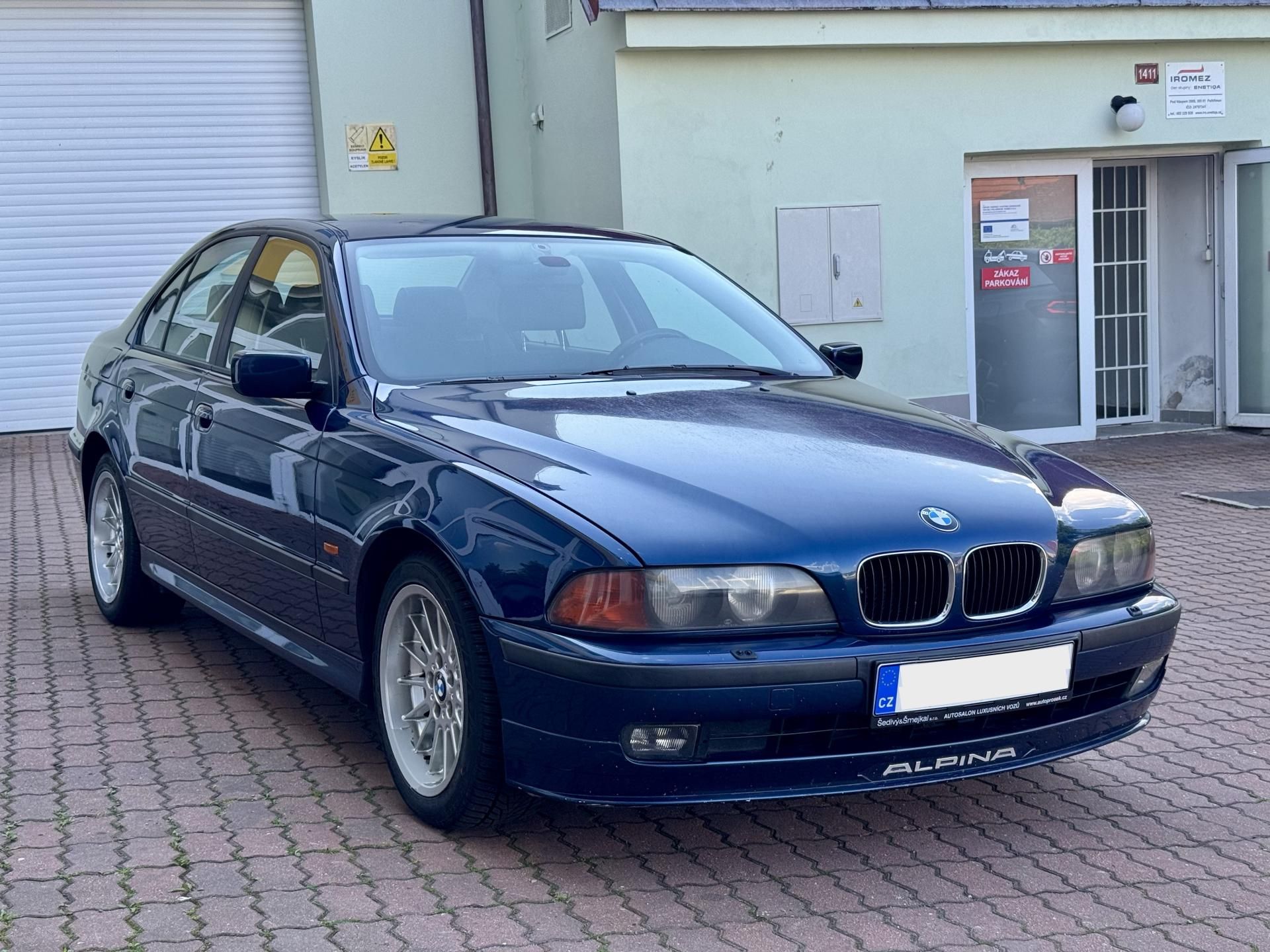 BMW Řada 5, 528i manuál RWD ČR - fotka 3