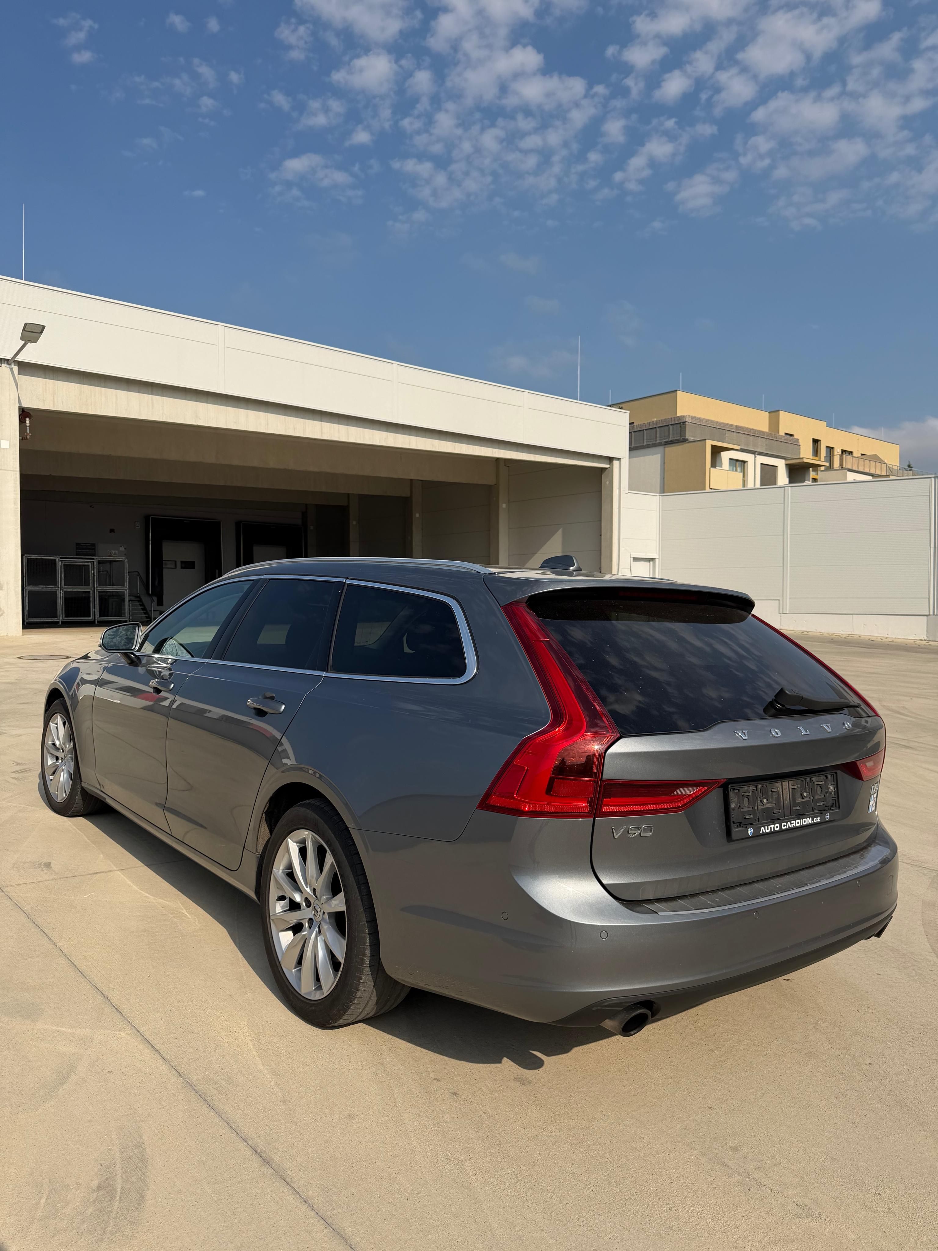 Volvo V90, v90 D5 AWD velký servis - fotka 6
