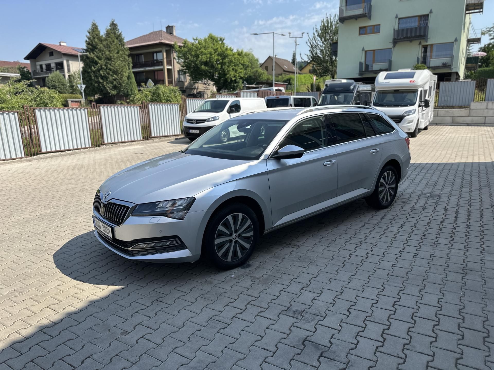 Škoda Superb, 2.0TDi-110KW-DSG-DPH-STYLE-NAV - fotka 5