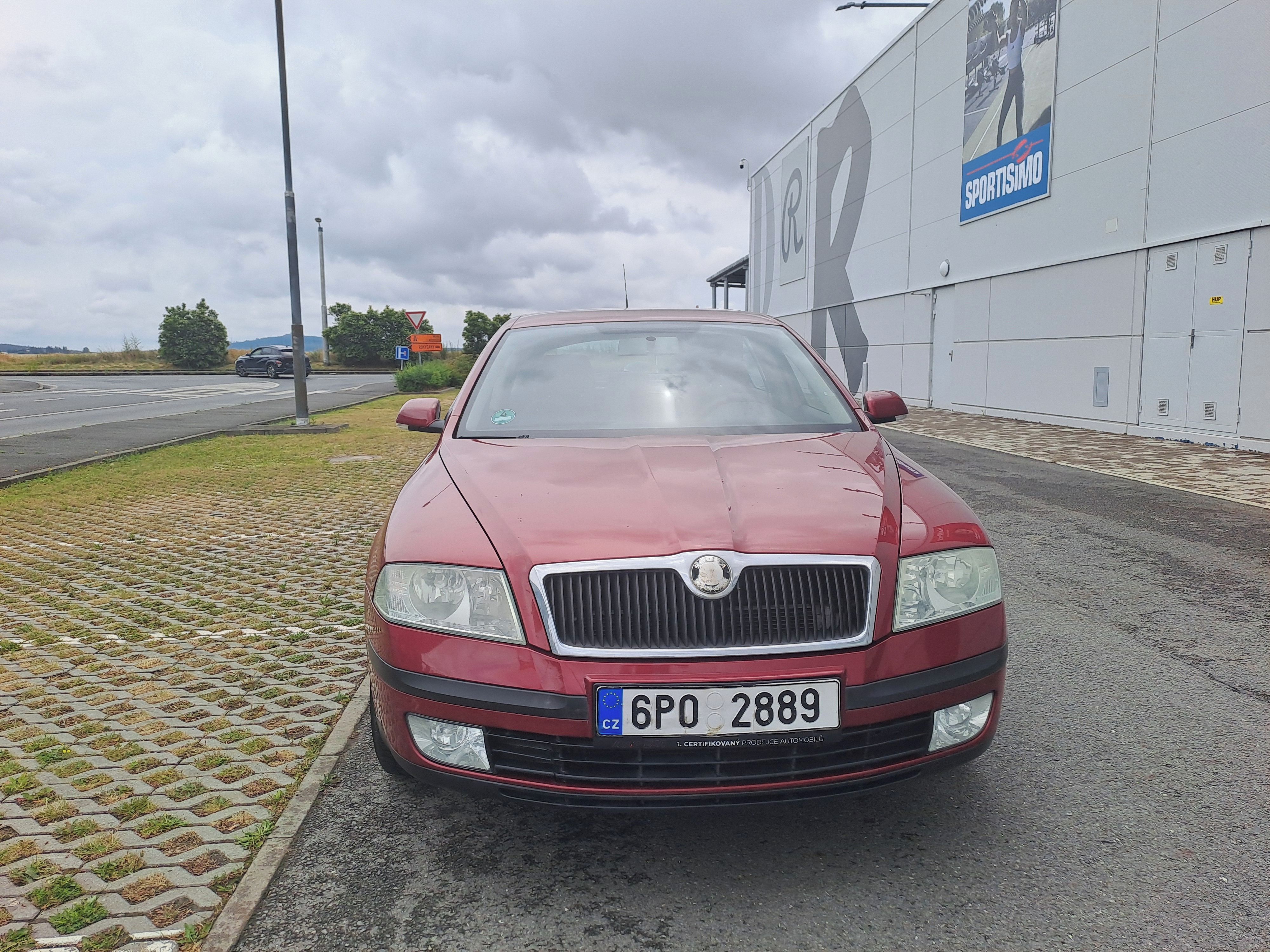 Škoda Octavia, 1.6FSI 85KW,PLNĚ POJÍZDNÉ - fotka 2