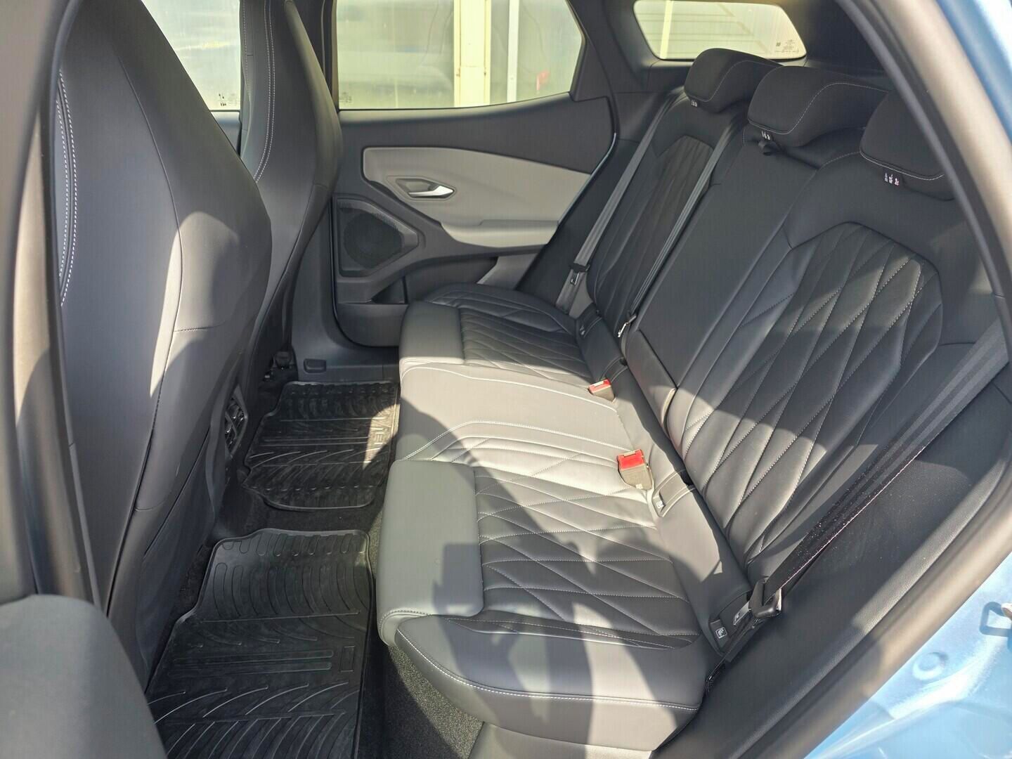Ford Explorer, Elektrický  5D 77 kWh,0 PRODLO - fotka 5