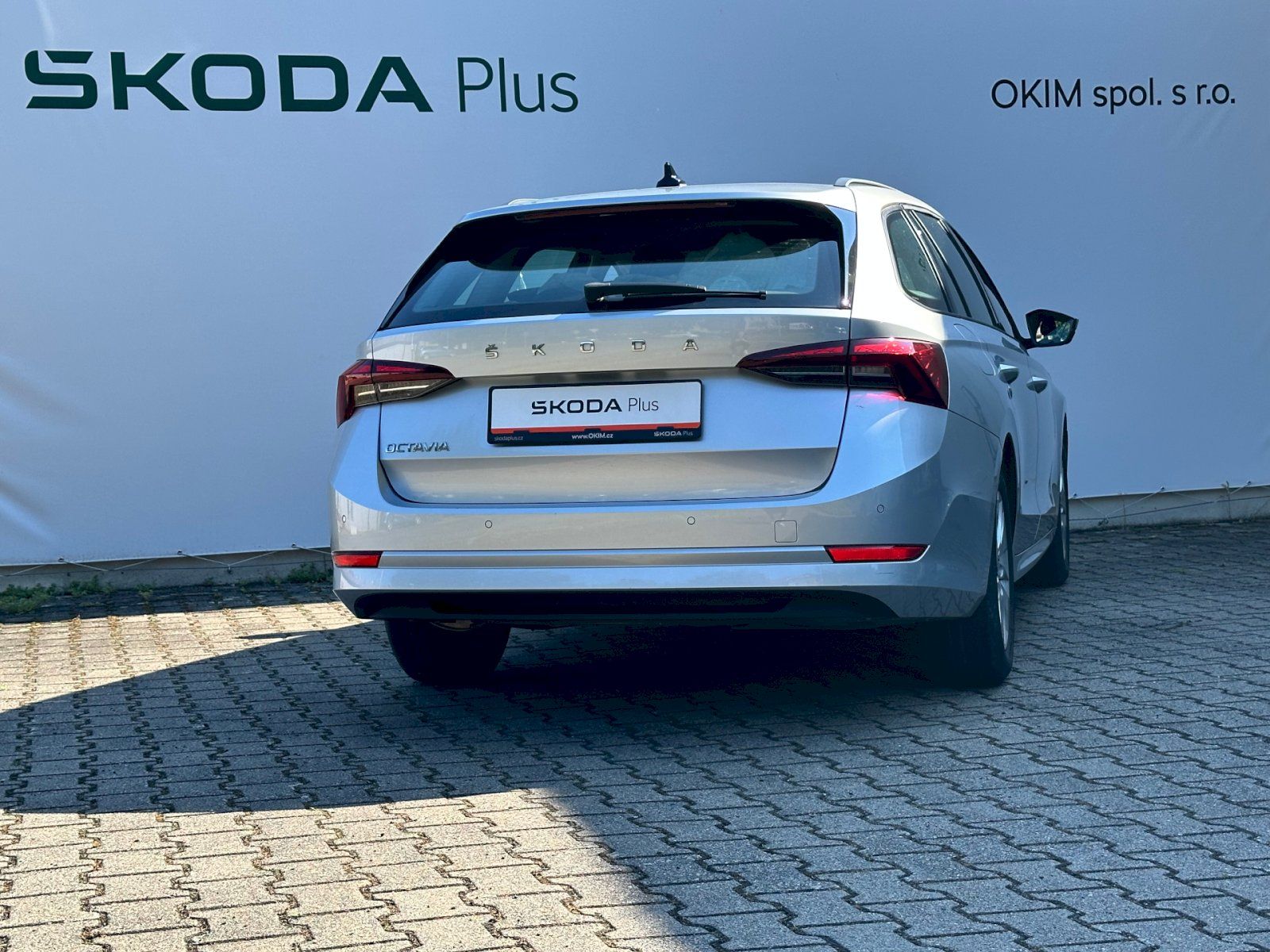 Škoda Octavia, 2.0 TDI 85kW Ambition Combi - fotka 2