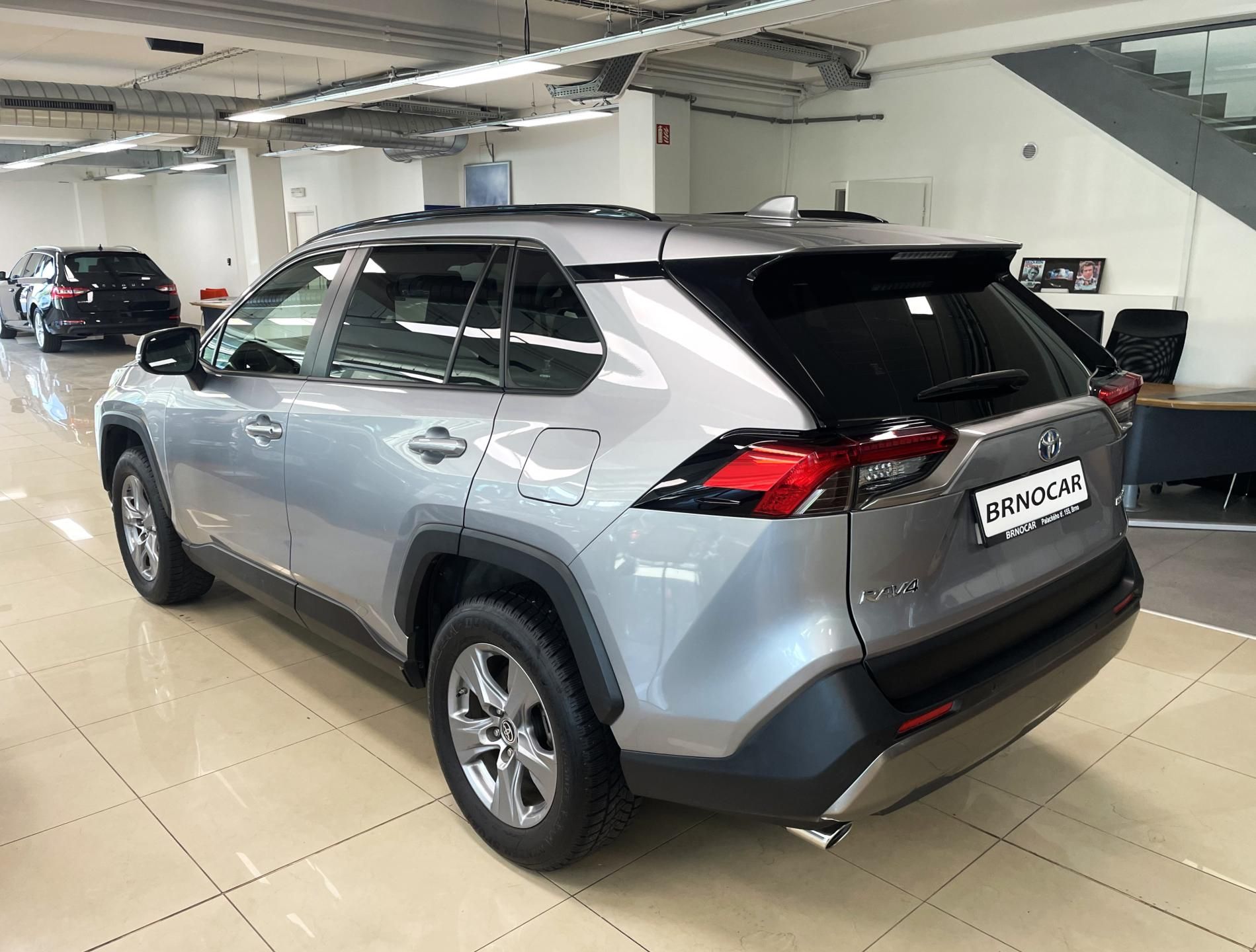 Toyota Rav4, 2.5 Hybrid Comfort e-CVT, ČR - fotka 4