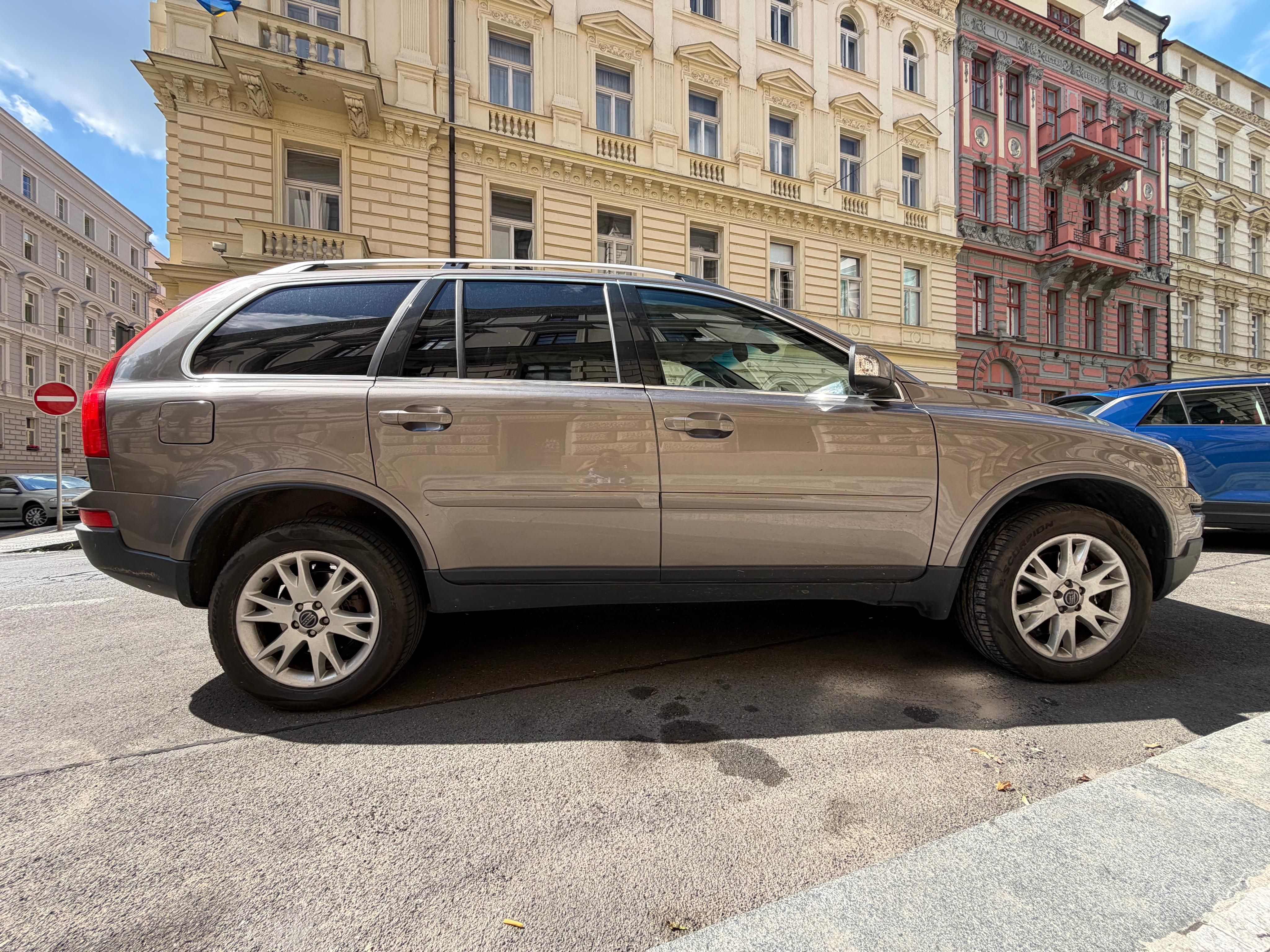 Volvo XC90 - fotka 3