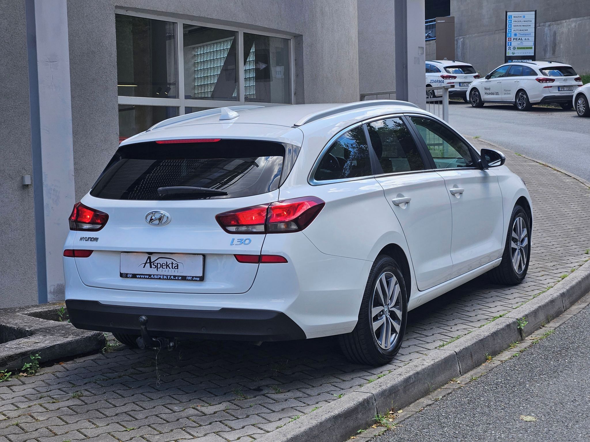 Hyundai i30, 1.4 T-GDi, Style, 1.majitel - fotka 5