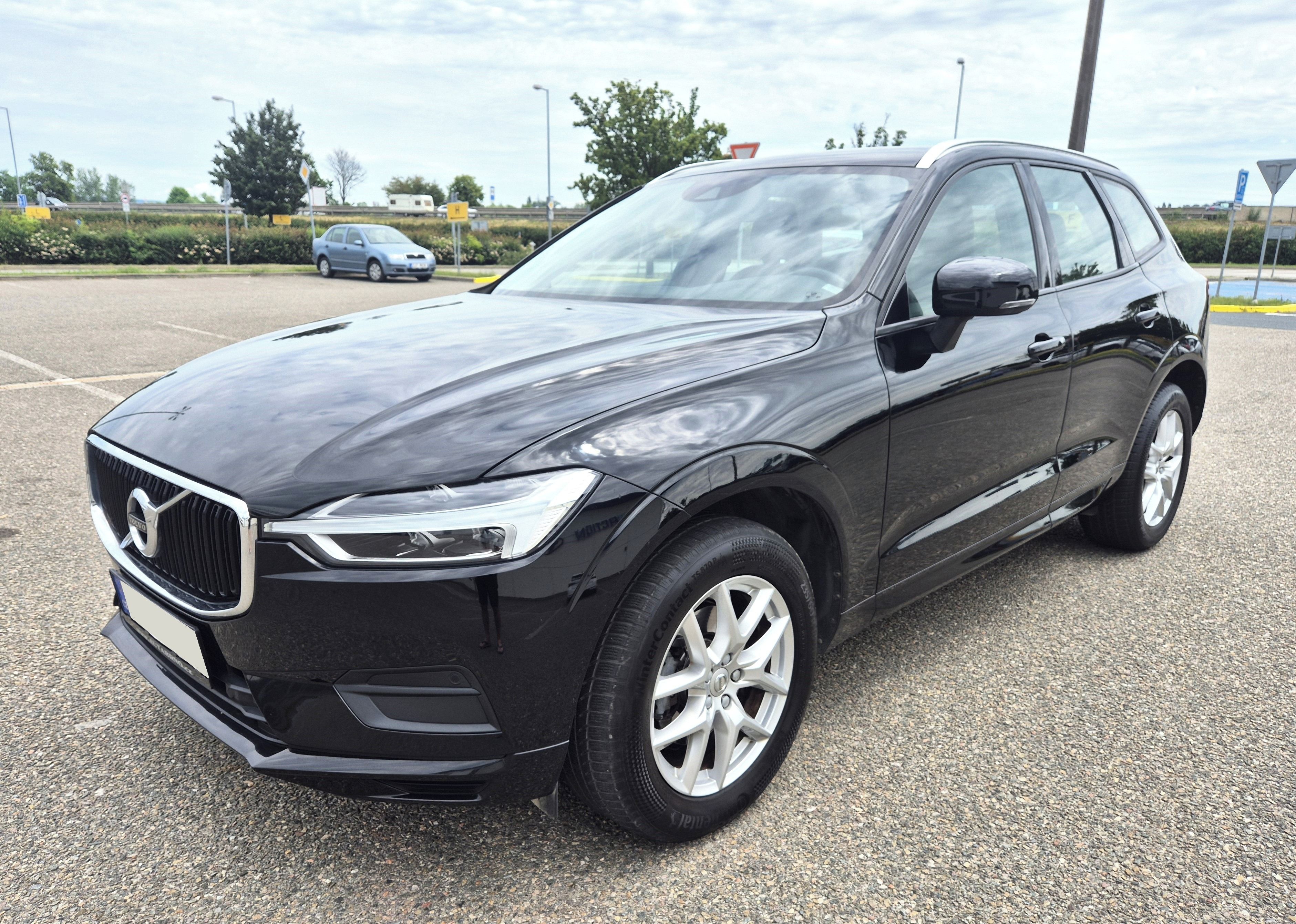 Volvo XC60, D4 140KW 1.MAJITEL MANUÁL