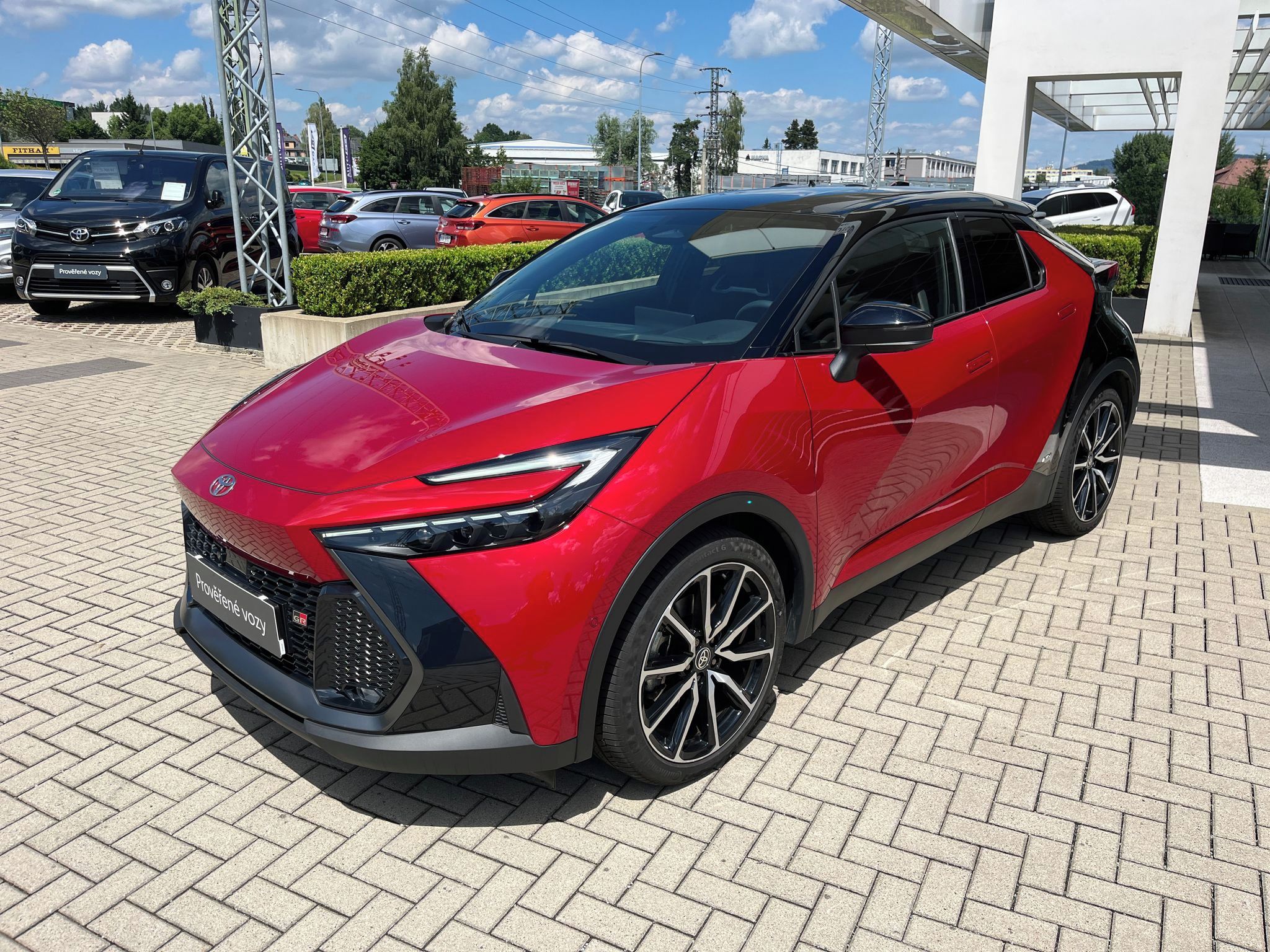Toyota C-HR, 2.0 HEV 4x4 GR Sport Premier E - fotka 2