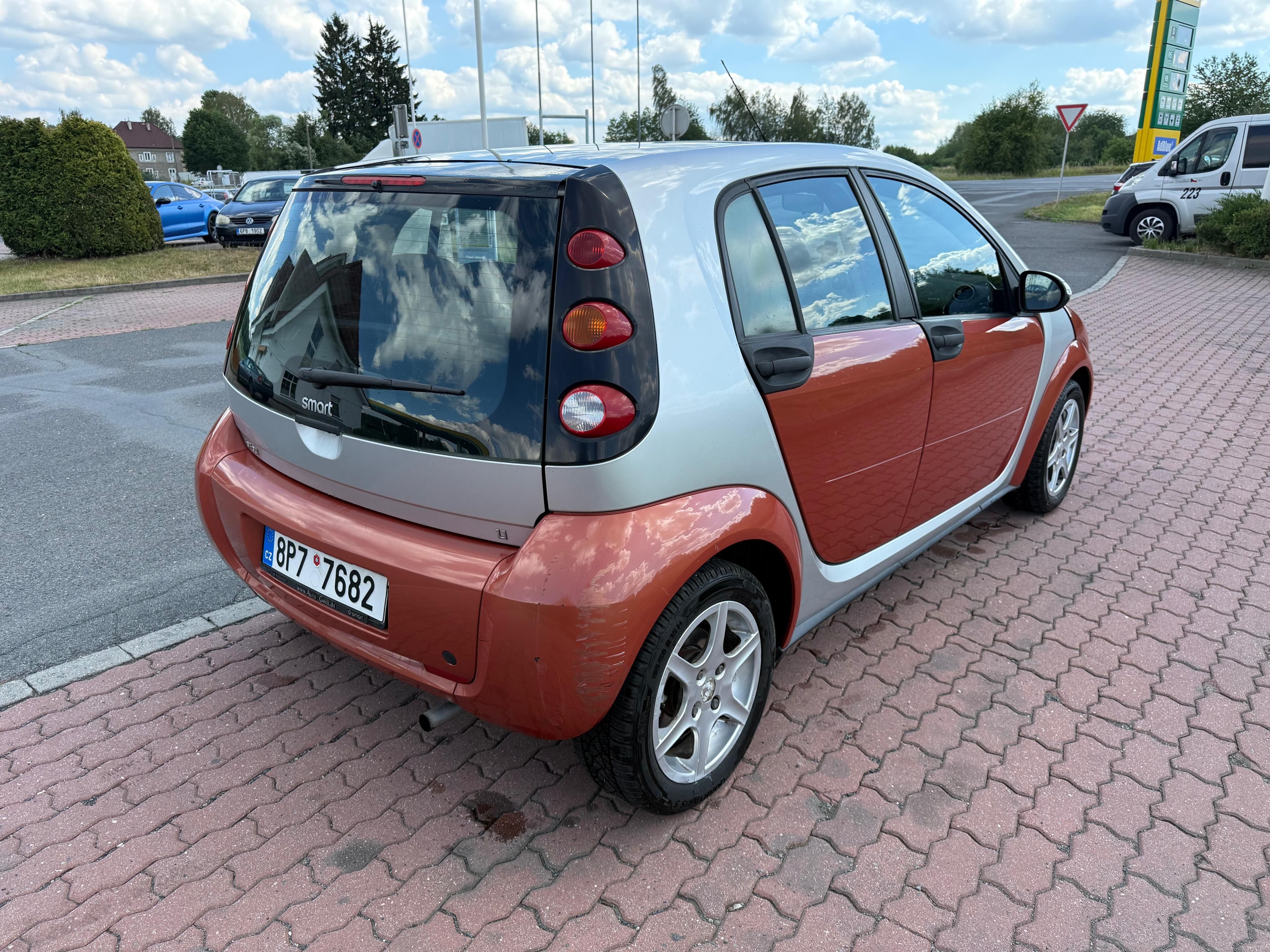 Smart Forfour, 1,1i 55 KW Klima jen 112t.km - fotka 4