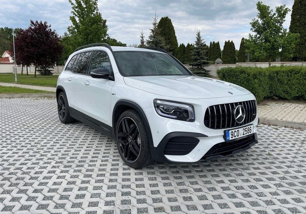 Mercedes-Benz GLB, 35 AMG 306 koní - fotka 2
