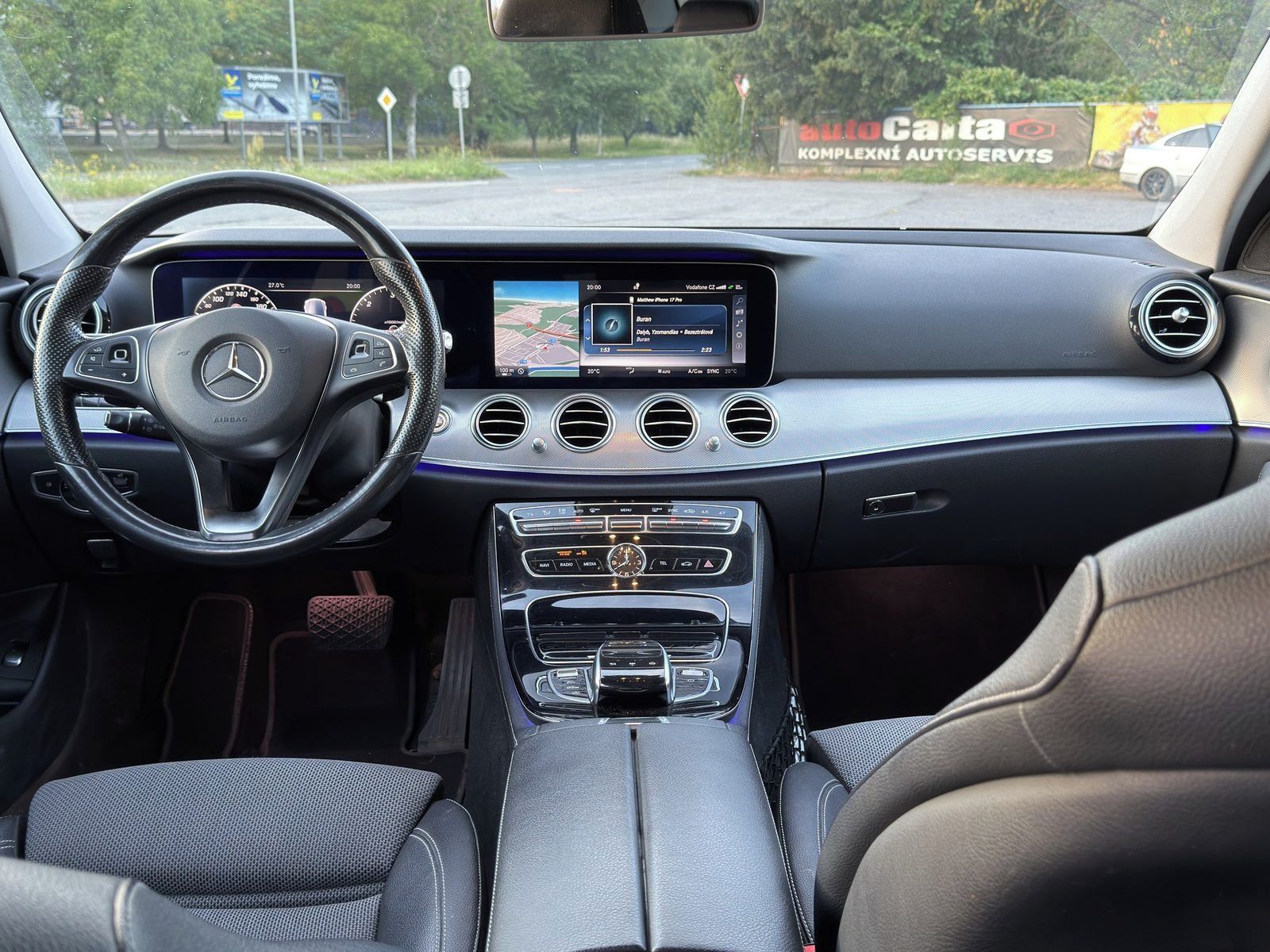 Mercedes-Benz Třídy E, ODPOČTOVÝ Mercedes-Benz E 220 - fotka 6