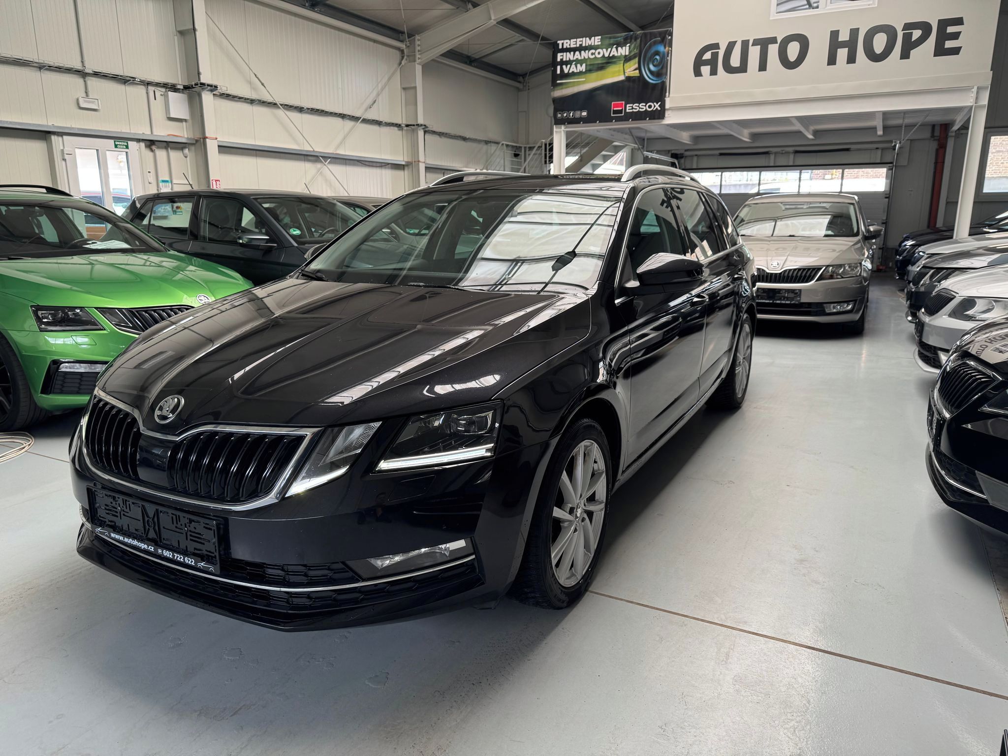 Škoda Octavia, combi 2.0 TDI DSG Style - fotka 3