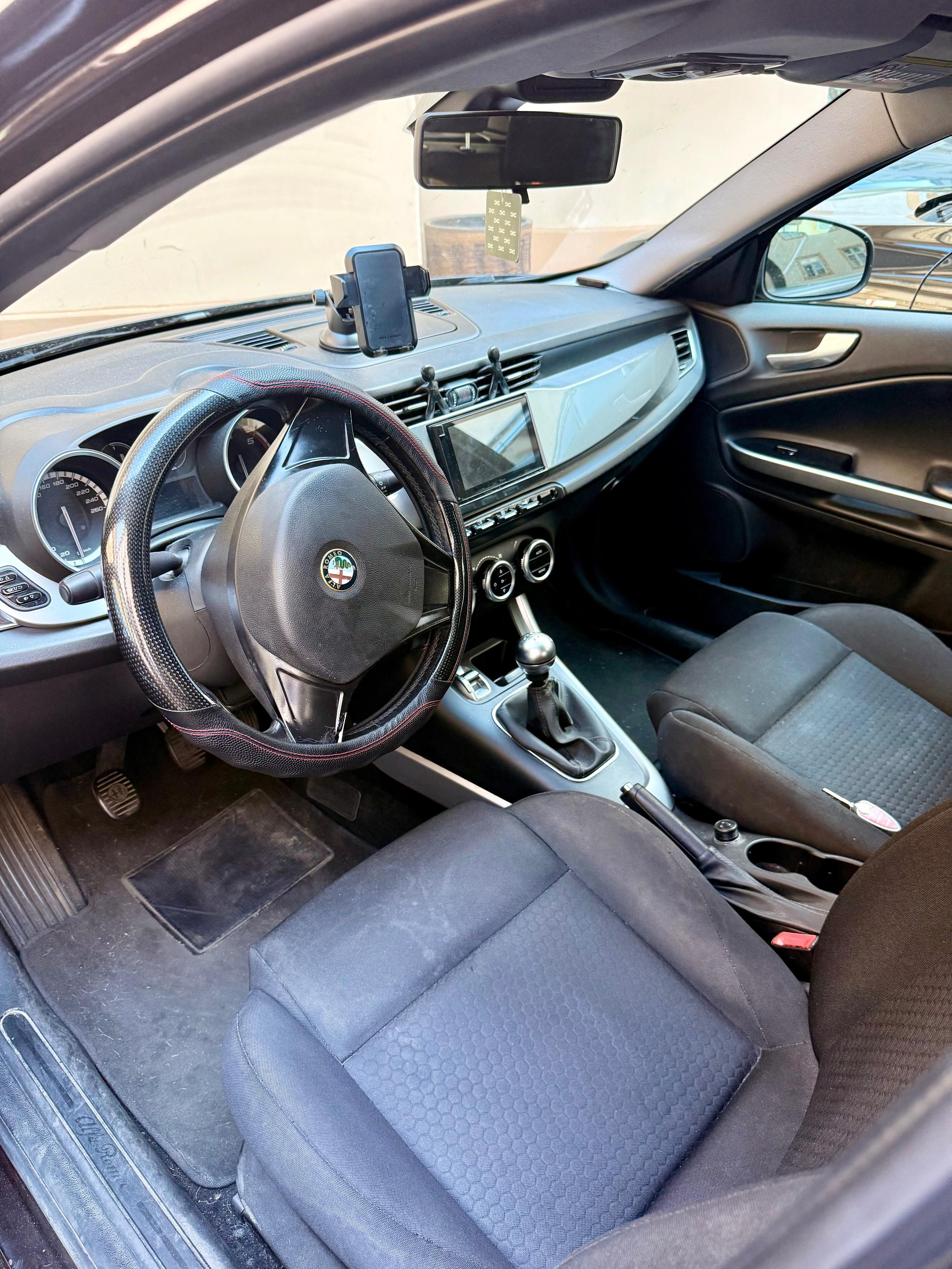 Alfa Romeo Giulietta, 1.6 JTD 77 kW | 2013 | 203 600 - fotka 4