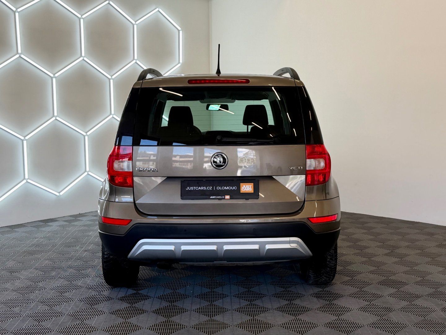 Škoda Yeti, 1.2 TSI 77kW OUTDOOR/1.maj/TZ - fotka 6