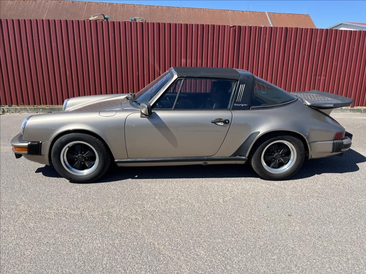 Porsche 911, 3.0 SC HISTORICKÉ VOZIDLO - fotka 4